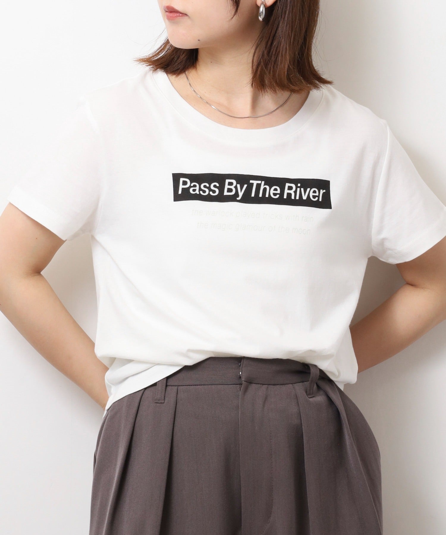 アットワン atONE オーバーサイズシルエットショート丈ロゴプリントTシャツ （ホワイト6） ホワイト6