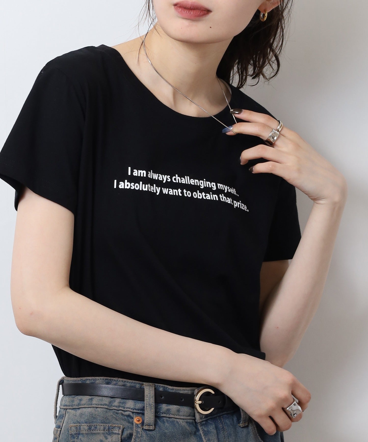 アットワン atONE オーバーサイズシルエットショート丈ロゴプリントTシャツ （ブラック2） ブラック2