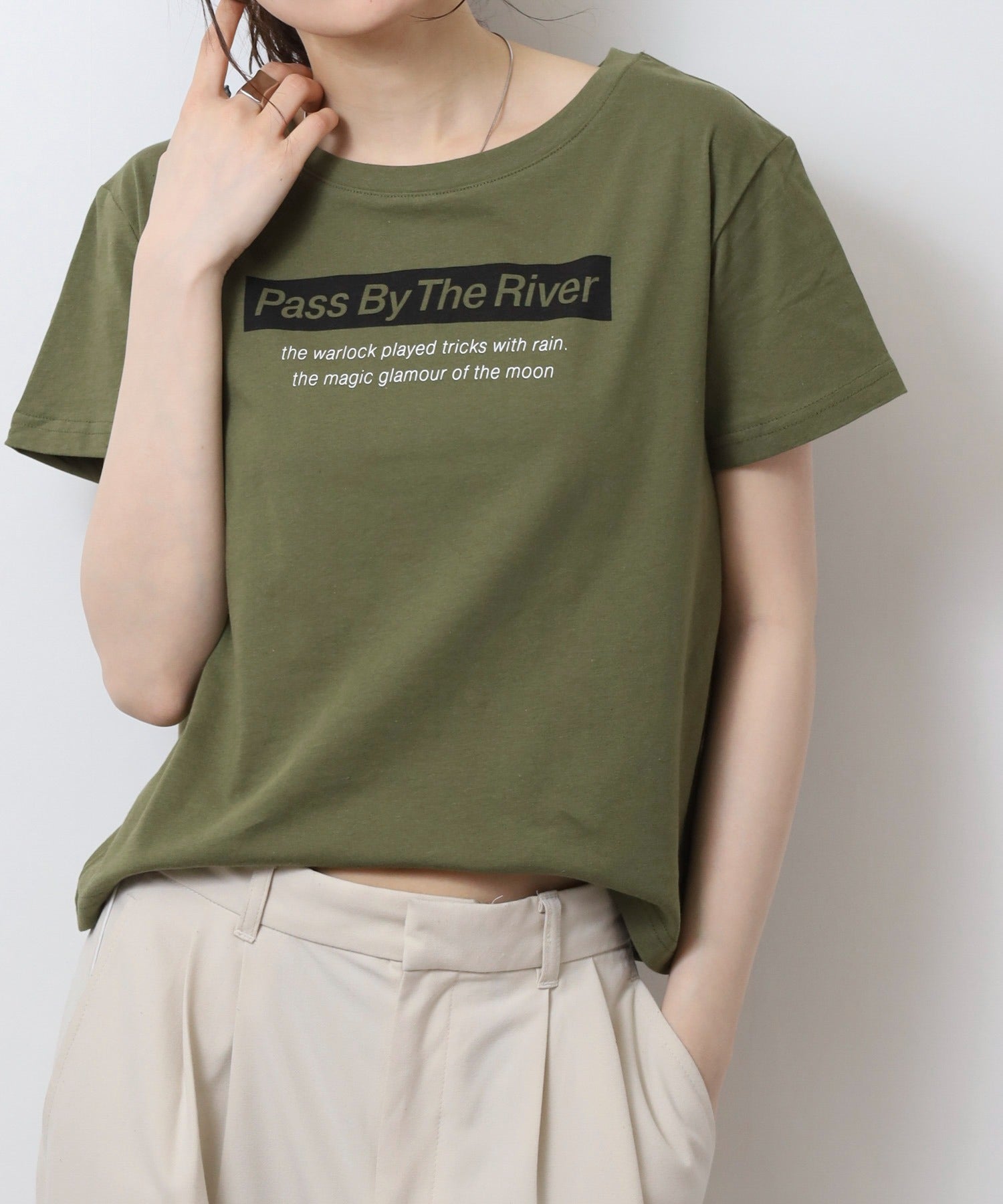アットワン atONE オーバーサイズシルエットショート丈ロゴプリントTシャツ （カーキ6） カーキ6