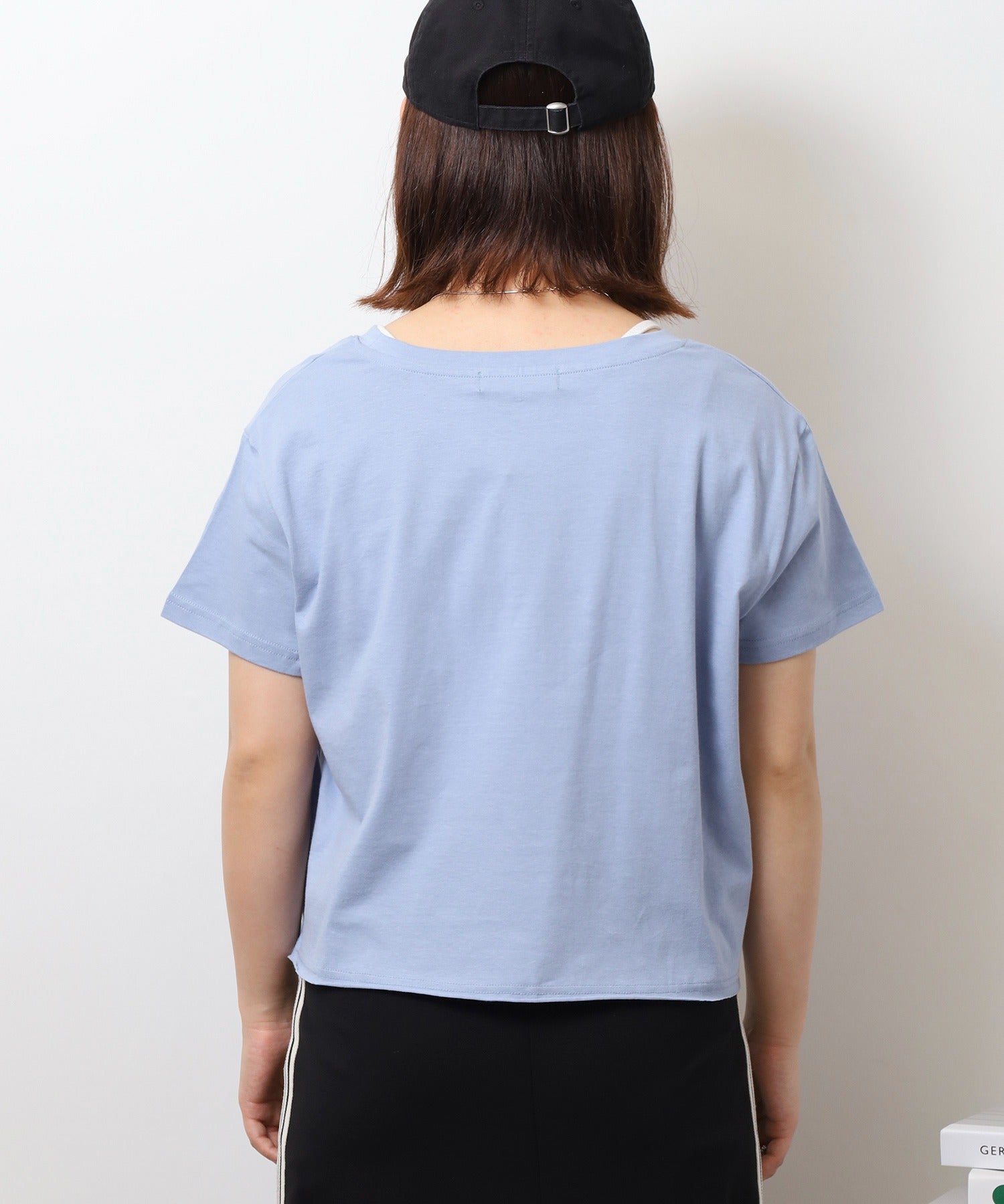 アットワン atONE ショート丈裾フリンジオーバサイズシルエットロゴプリントTシャツ （ホワイト2） ホワイト2