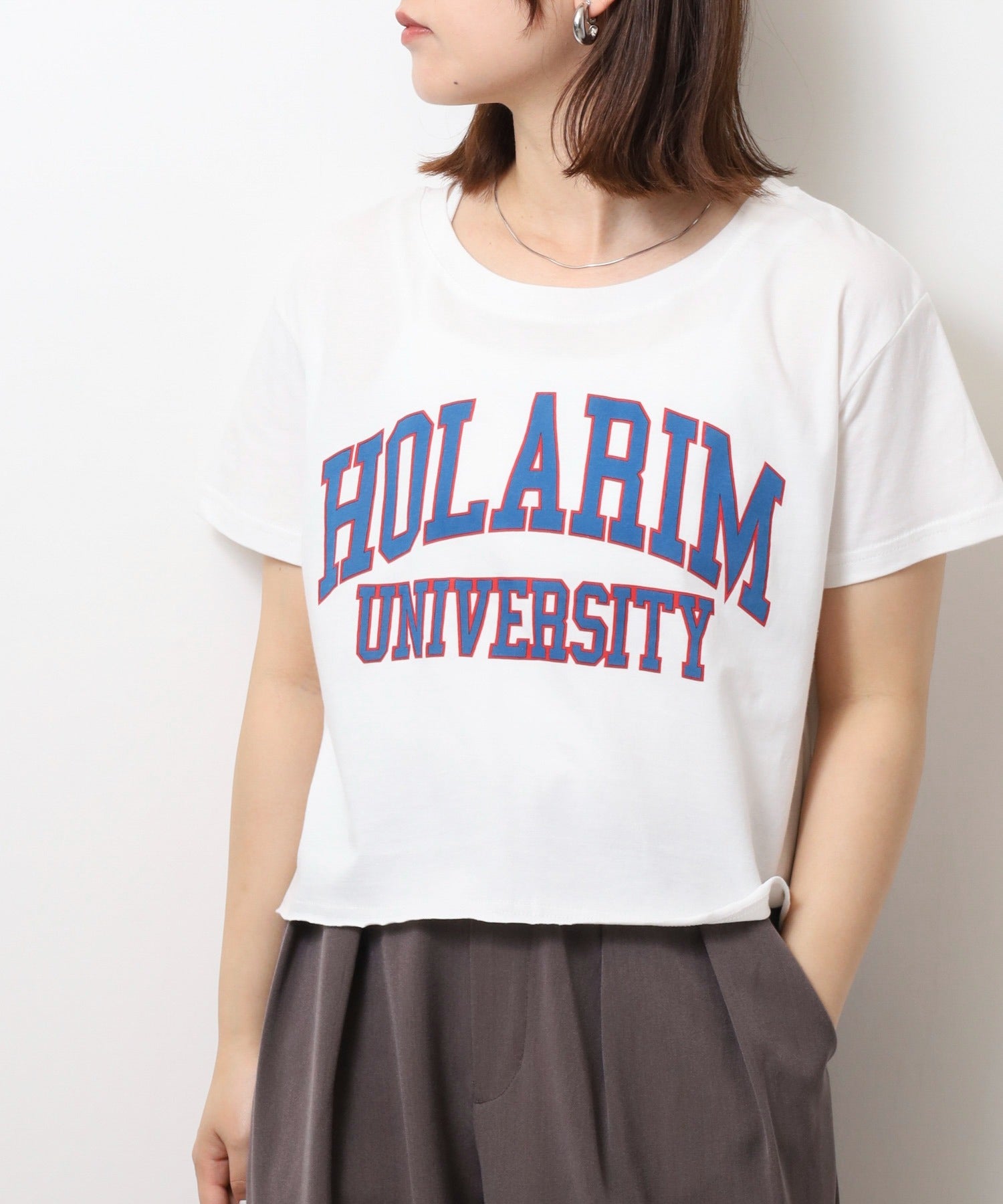 アットワン atONE ショート丈裾フリンジオーバサイズシルエットロゴプリントTシャツ （ホワイト4） ホワイト4