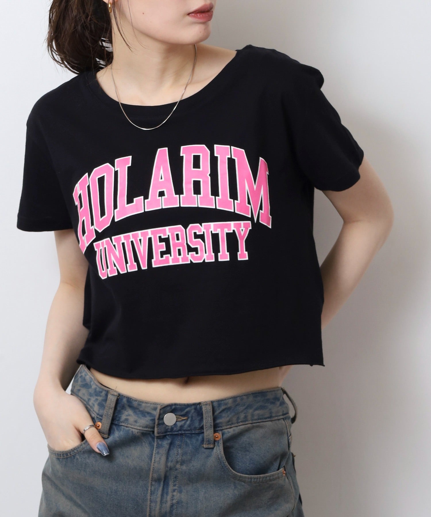 アットワン atONE ショート丈裾フリンジオーバサイズシルエットロゴプリントTシャツ （ブラック4） ブラック4