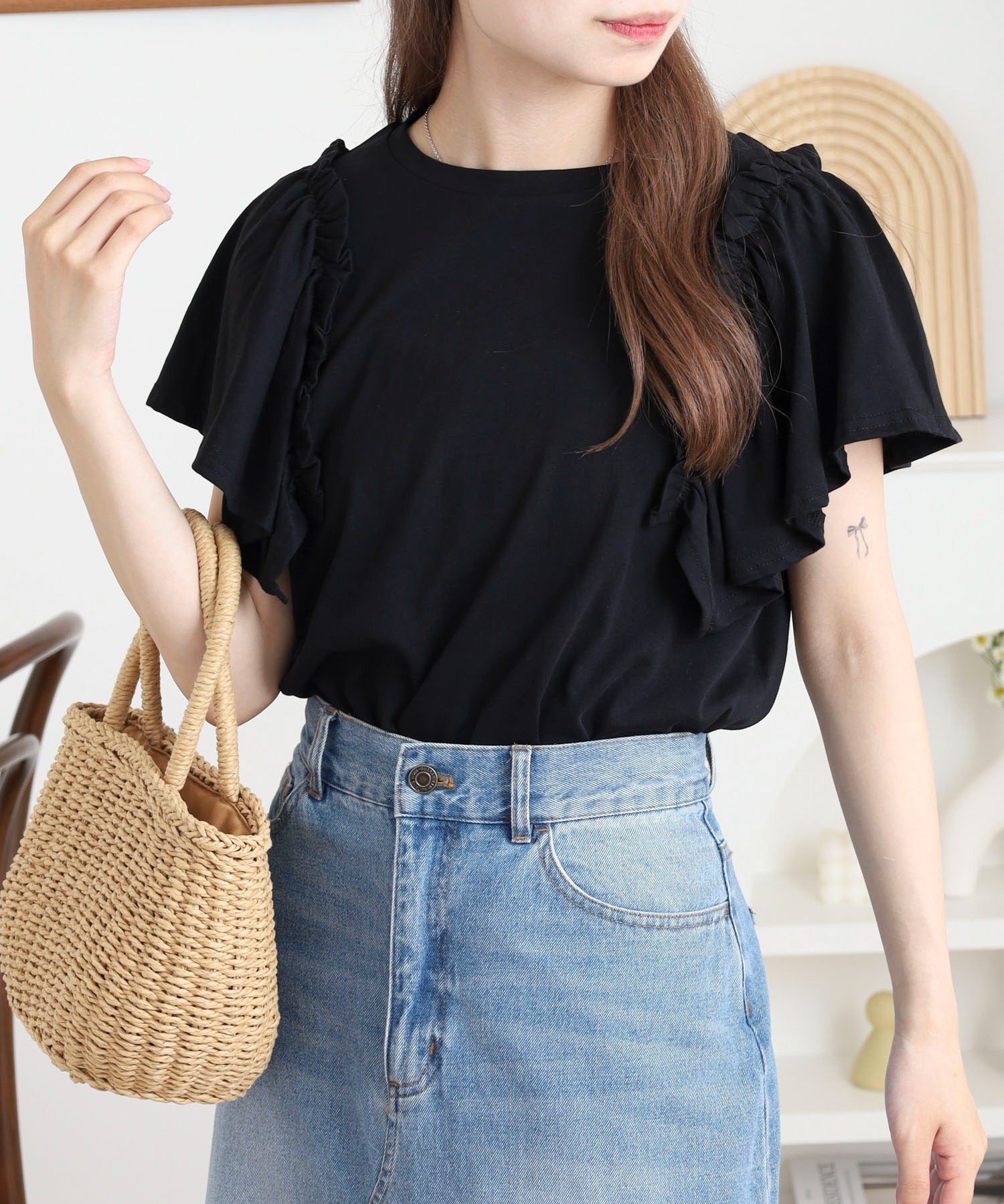 アットワン atONE ショルダーフリルフレンチスリーブTシャツ （ブラック） ブラック