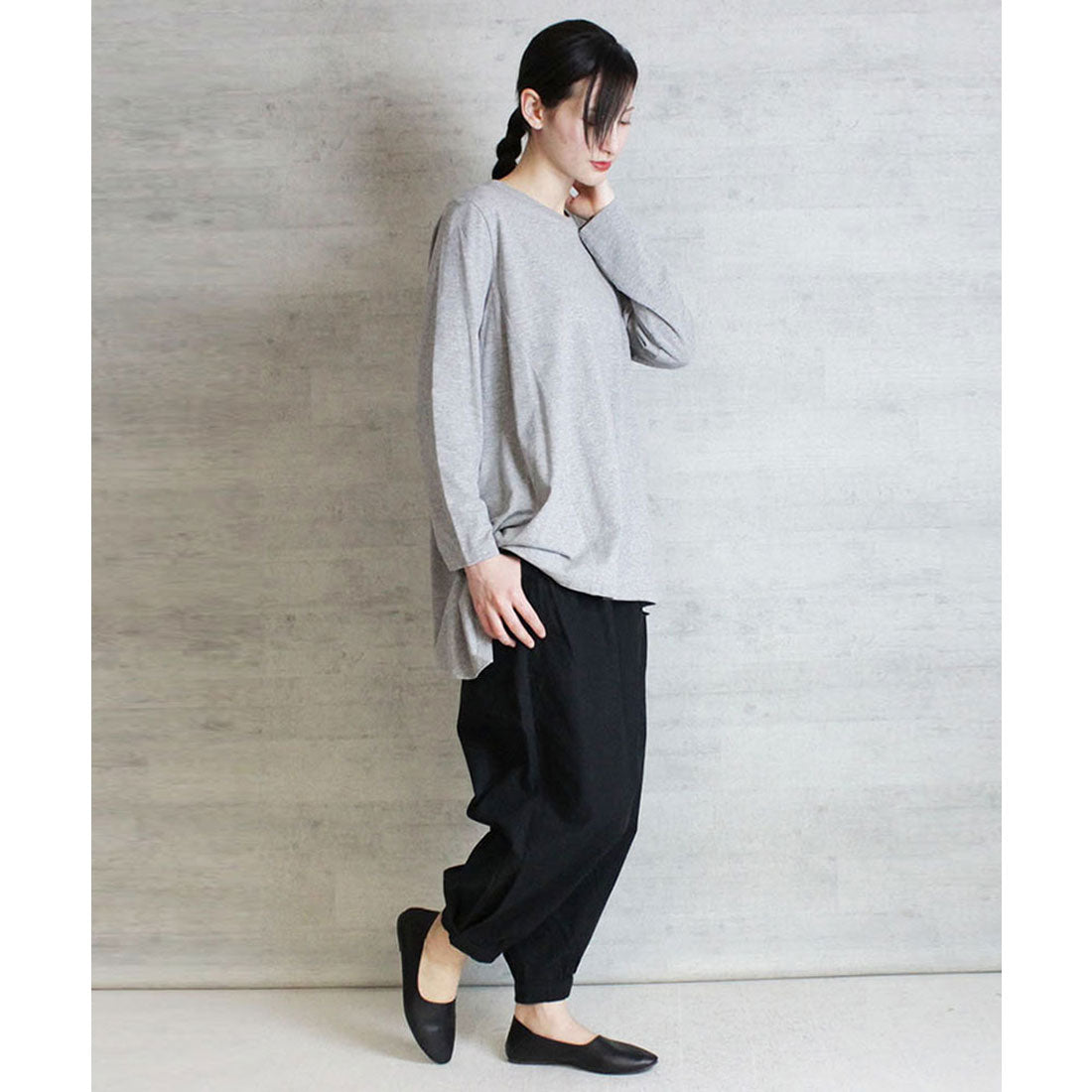 アットワン atONE タック入りカーブパンツ