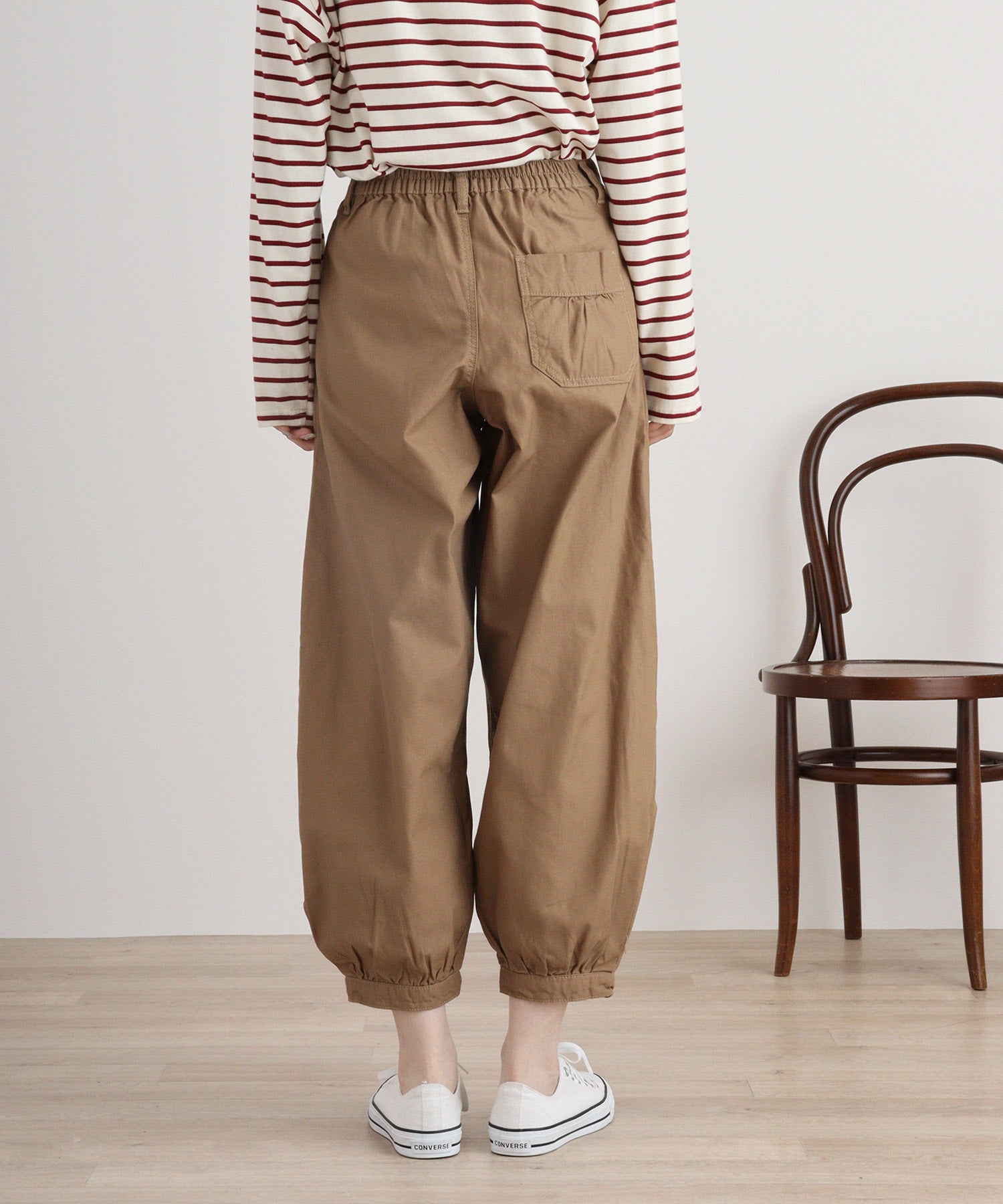 アットワン atONE タック入りカーブパンツ
