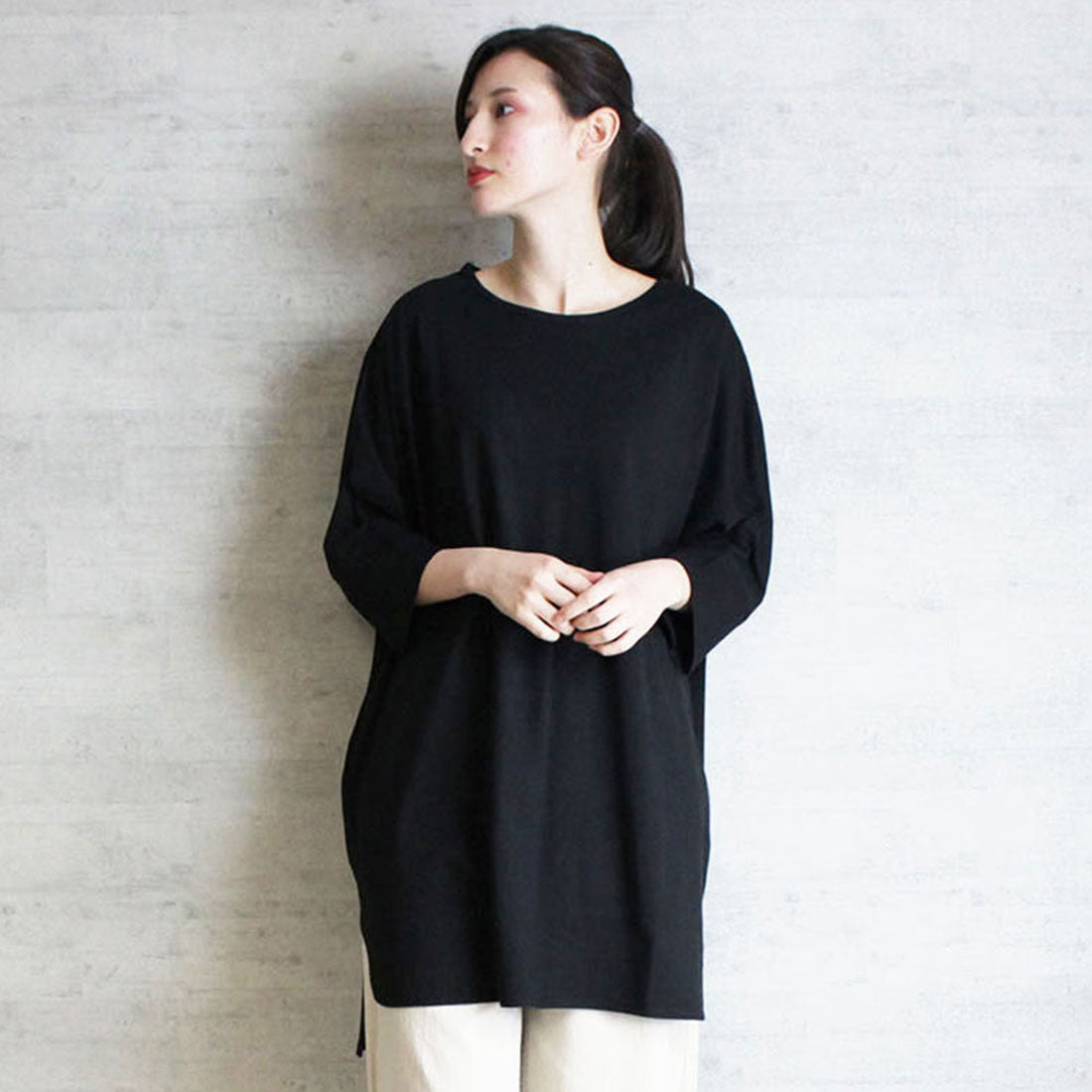 アットワン atONE ラウンドネックロングTシャツ,ブラック