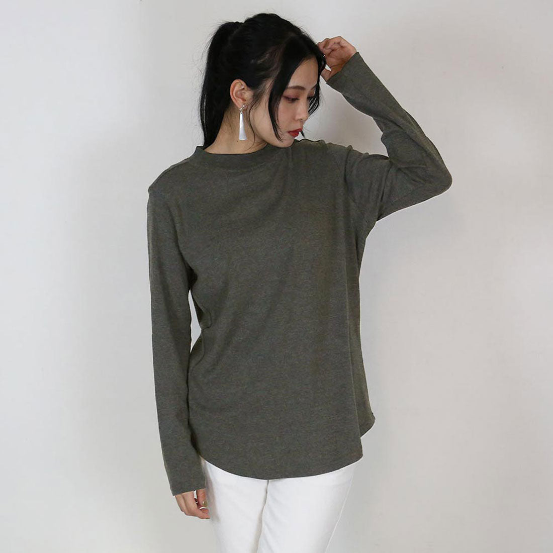 アットワン atONE プチハイネックロングTシャツ