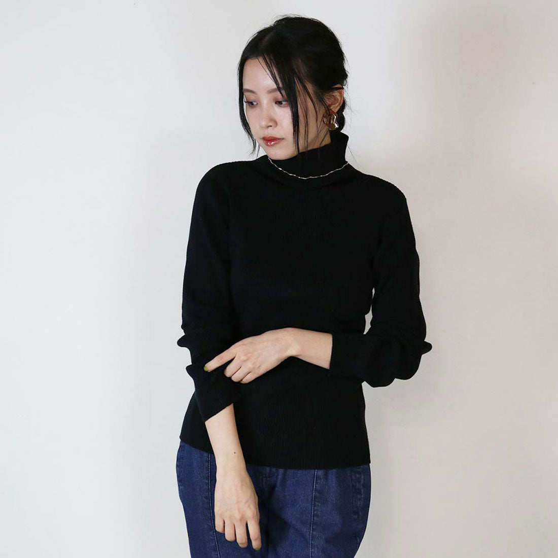 アットワン atONE タートルネックリブニット,ブラック