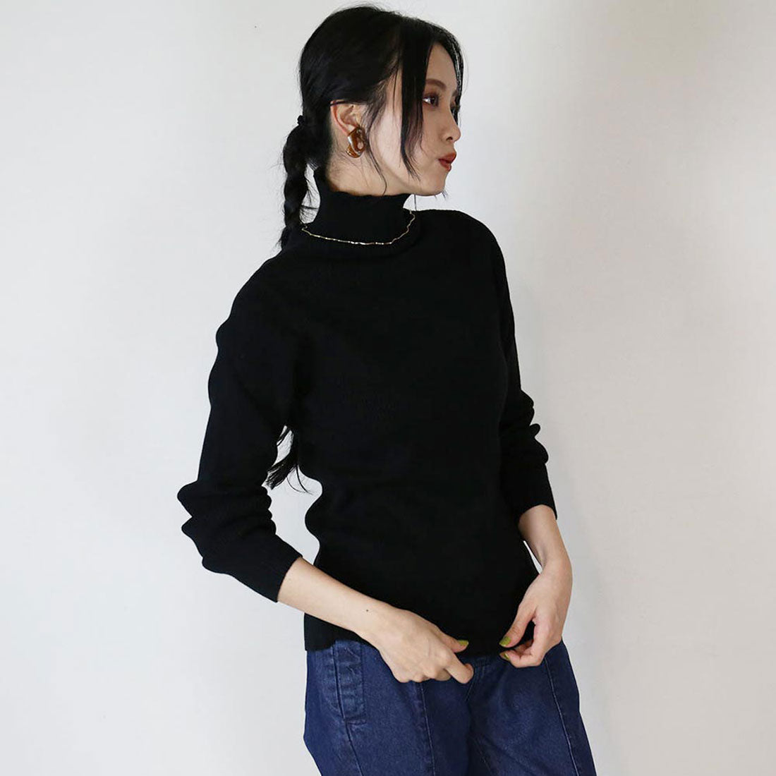 アットワン atONE タートルネックリブニット