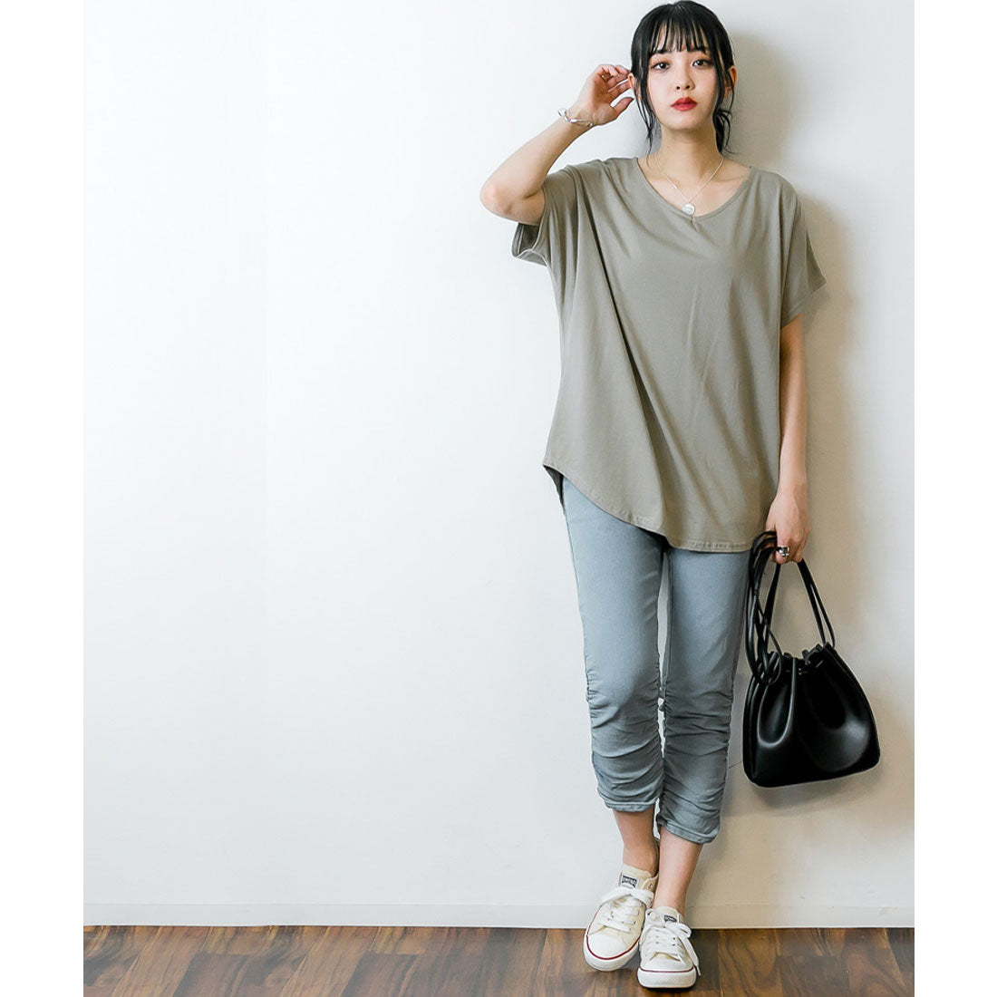 アットワン atONE 裾くしゅ美脚パンツ