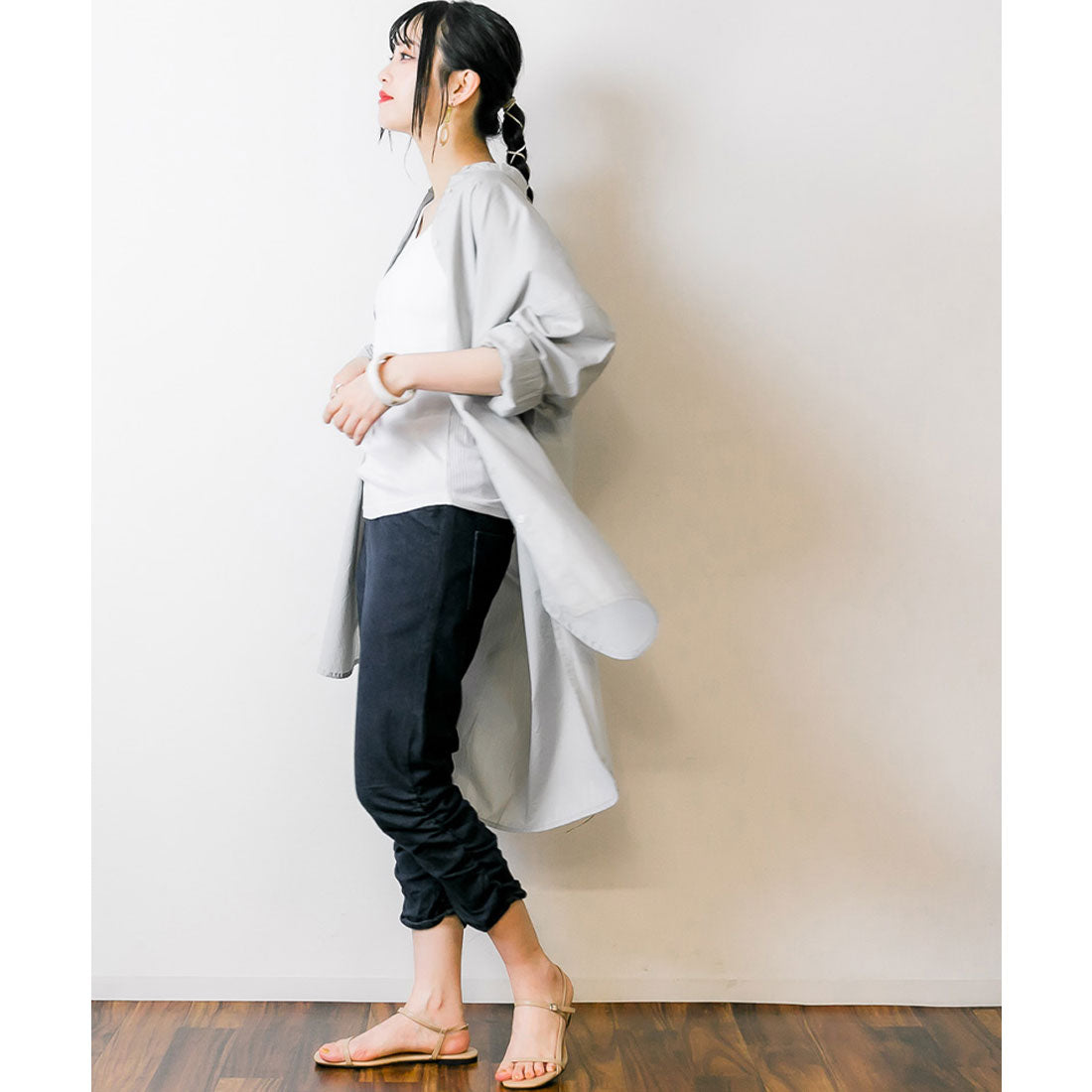 アットワン atONE 裾くしゅ美脚パンツ