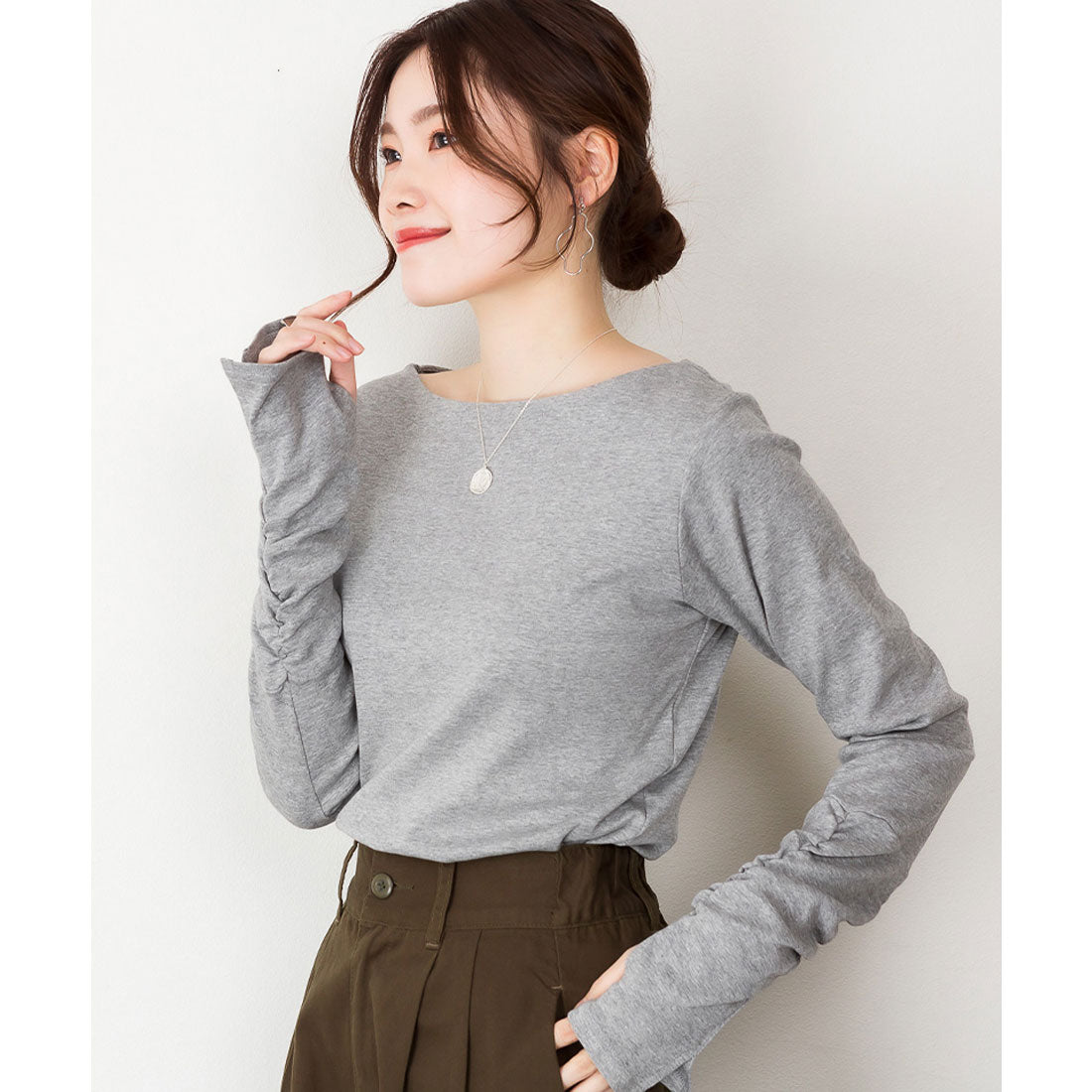 アットワン atONE ボートネック指空きTシャツ