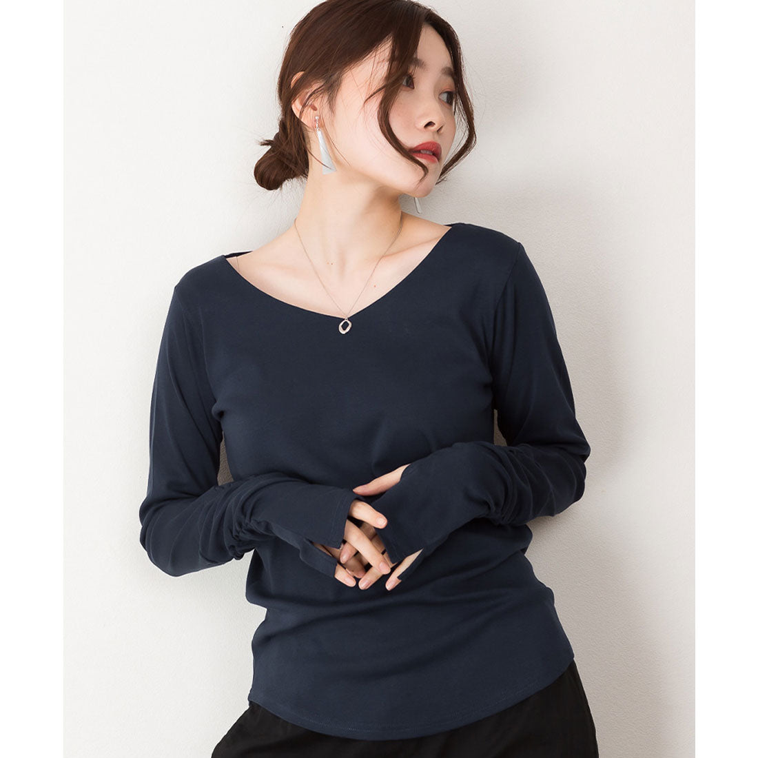 アットワン atONE Vネック指空きTシャツ,ネイビー