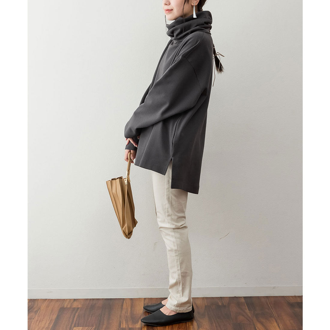 atONE Wide High Neck Smooth Pullover