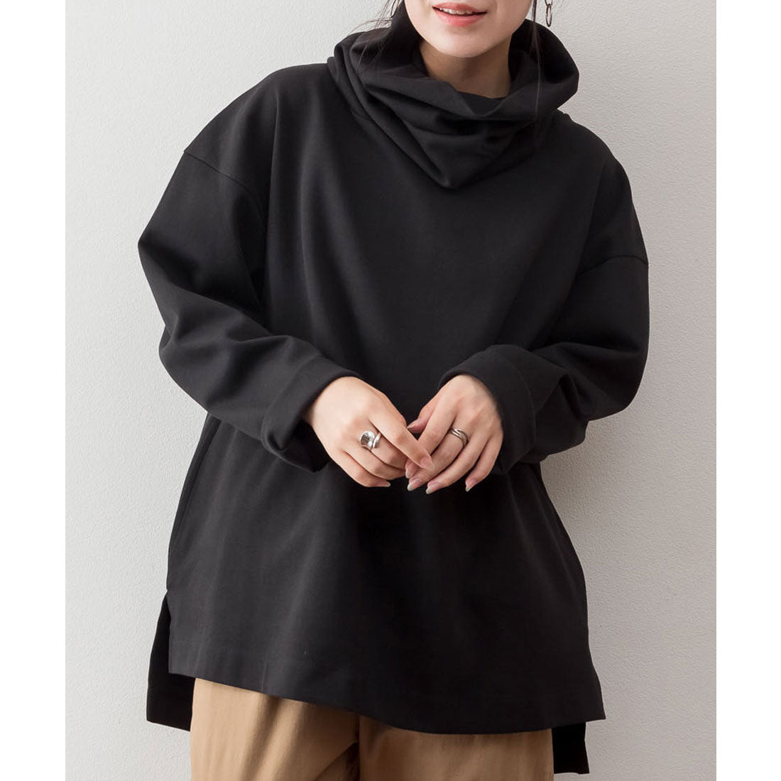 atONE Wide High Neck Smooth Pullover