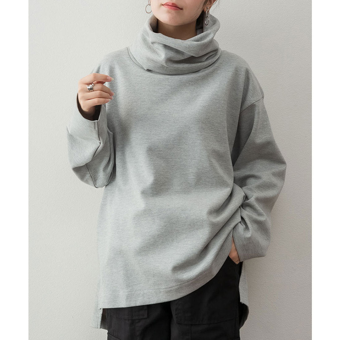 atONE Wide High Neck Smooth Pullover