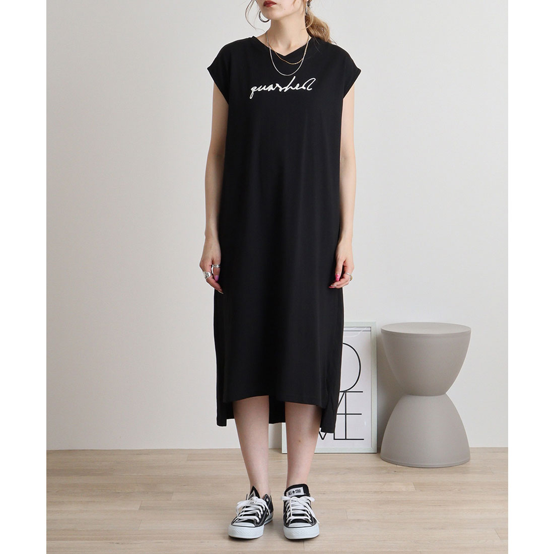アットワン atONE フロント刺繍Vネックカットワンピース