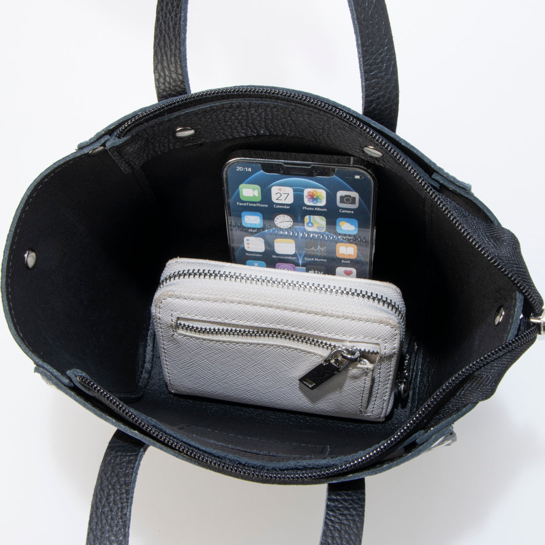 [MADE IN ITALY] AULENTTI Studded 2-way Shoulder Bag