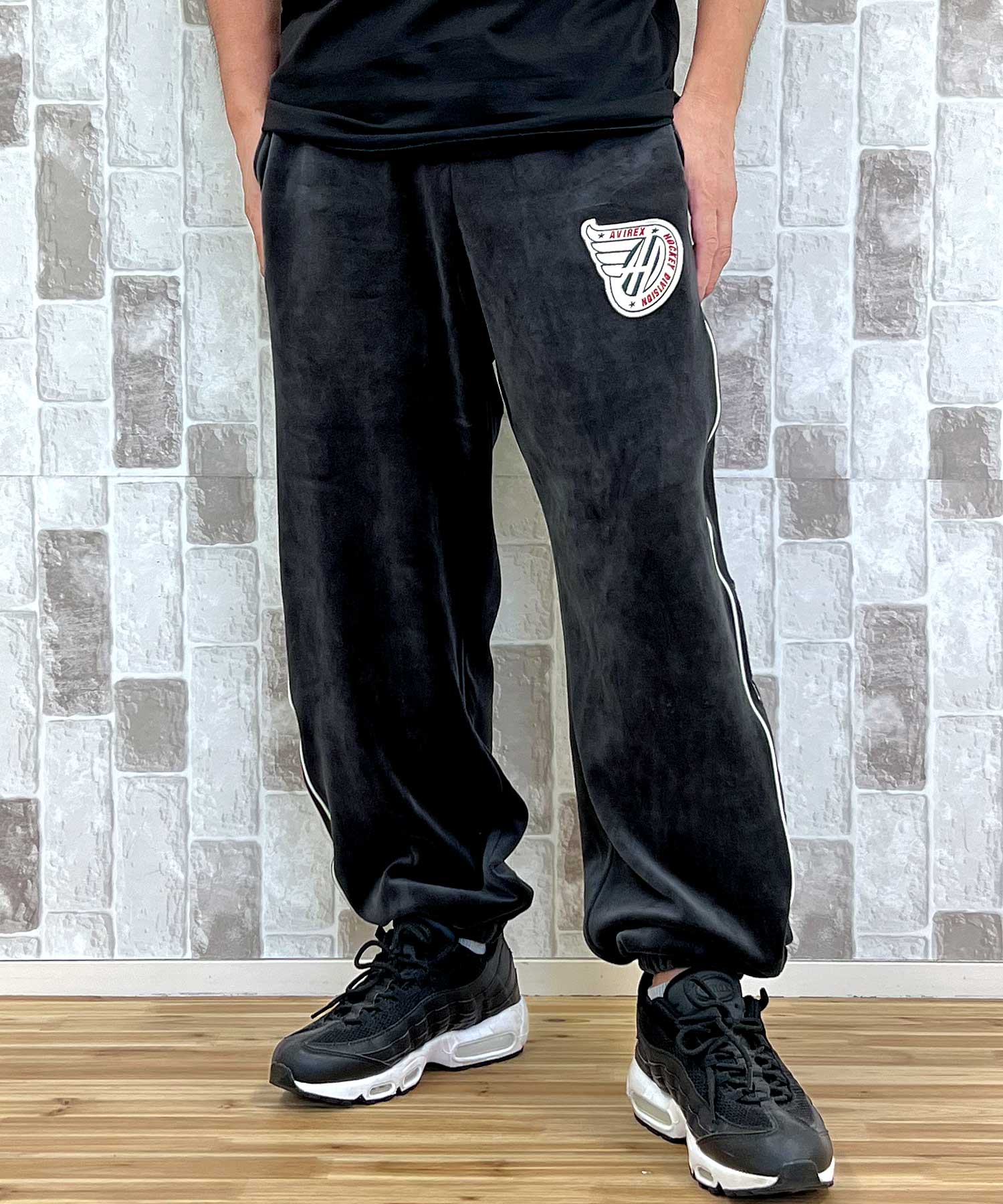 アヴィレックス AVIREX アヴィレックス VELOUR PANTS 'A.C.D' ベロア パンツ ジャージ サイドライン 刺繍 ロングパンツ イージーパンツ メンズ （ブラック） ブラック