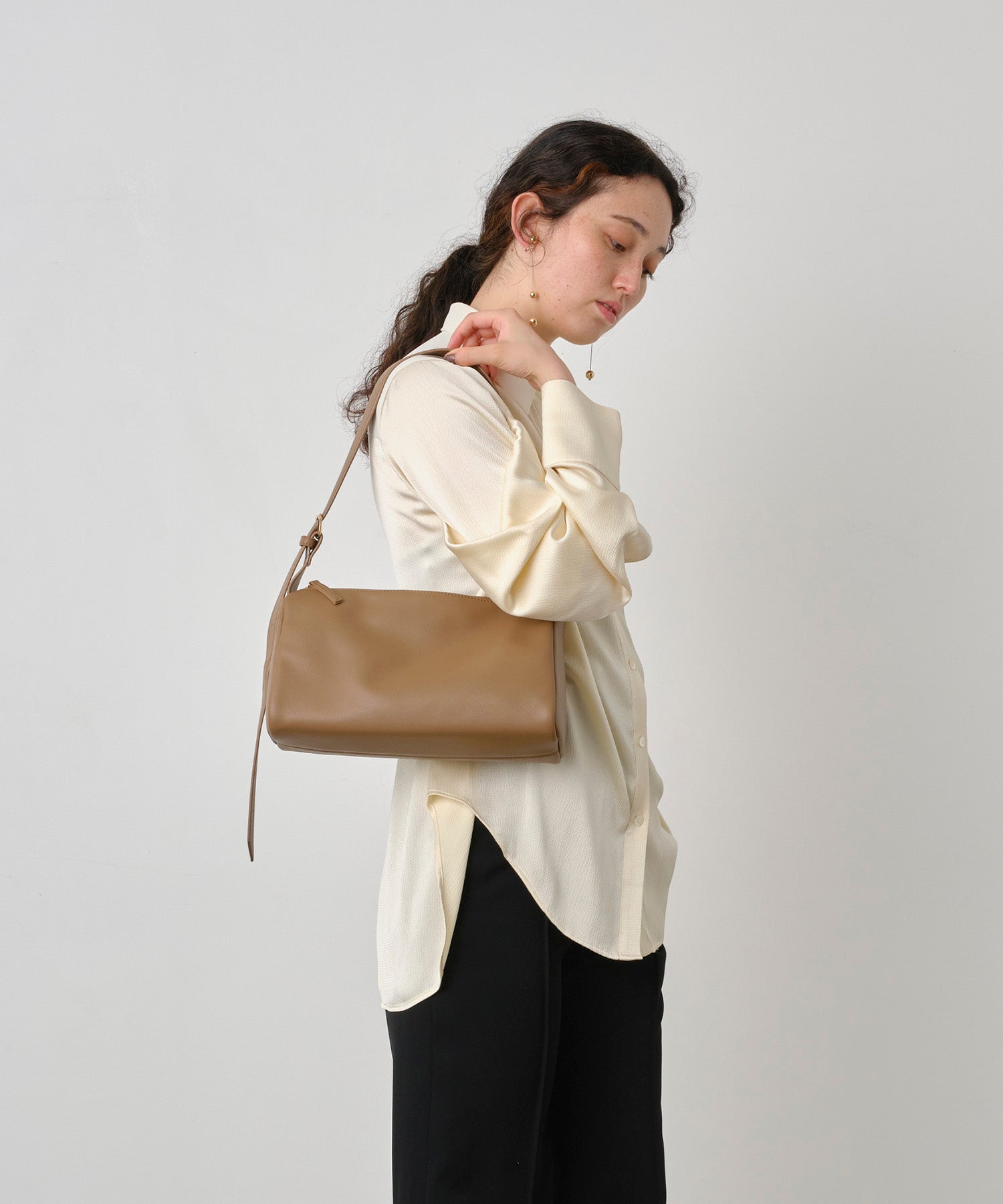 アベケル AVECELLE ワンハンドルショルダー （BROWN） BROWN