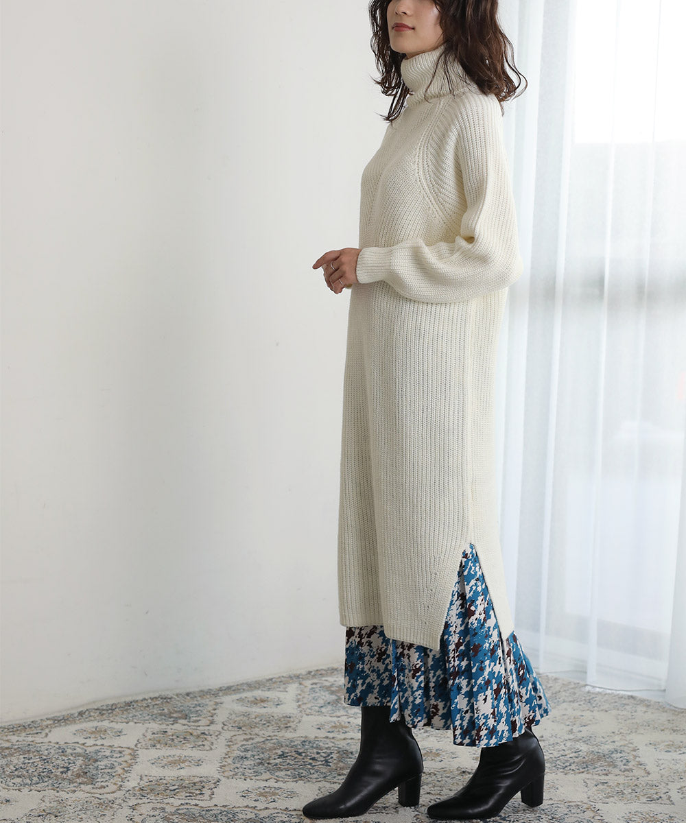 Bou Jeloud Bangladeshi made ribbed high-neck design dress