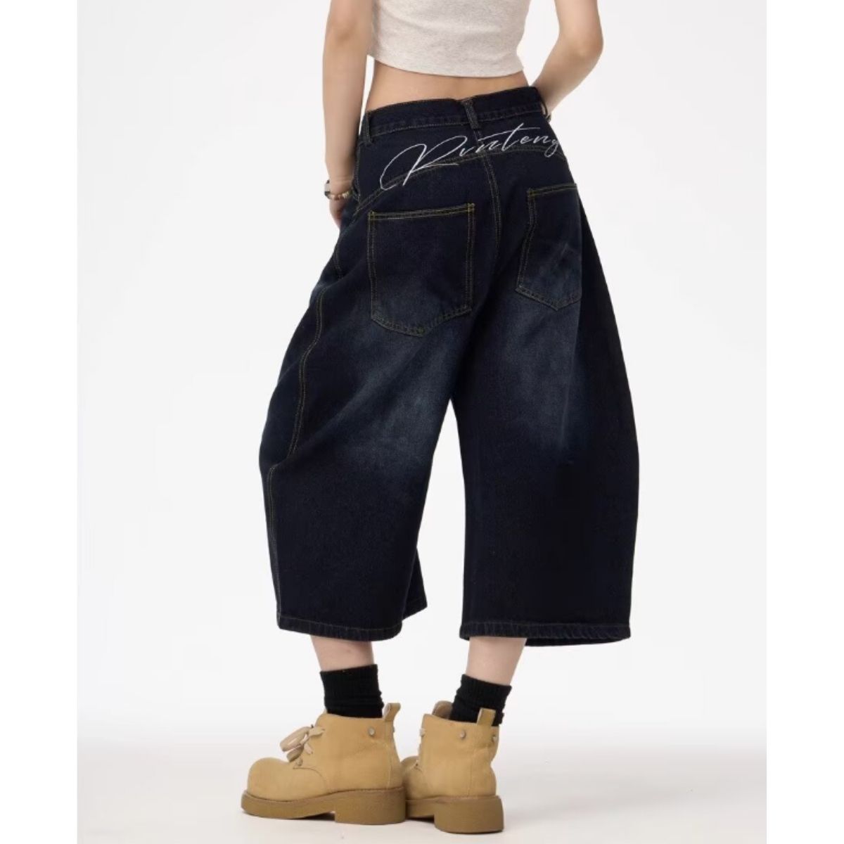ベルシー Belle Cie デニムパンツ ワイドパンツ ジーンズ クロップド 半端丈 カーブ レディース 韓国ファッション ロゴ入り 立体カット Y2K ボリューム 個性派 夏 （ネイビー） ネイビー