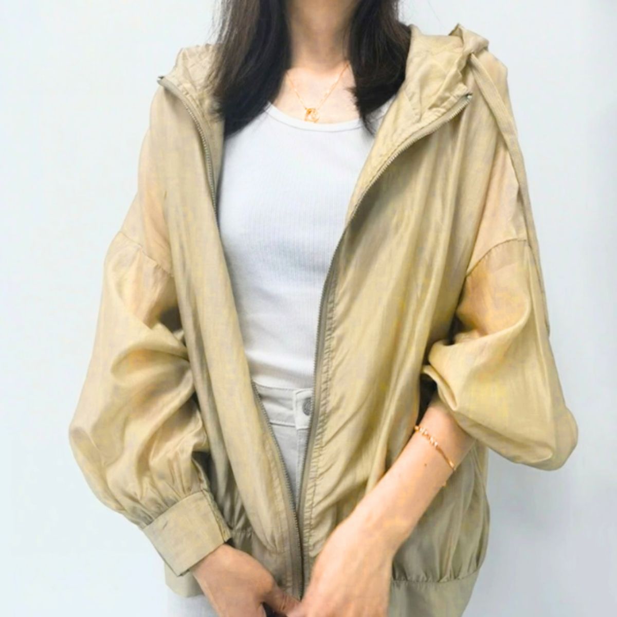 ベルシー Belle Cie ブルゾン ジャケット 羽織り アウター シアー 透け感 軽量 春夏 レディース 韓国ファッション ライトアウター フードジャケット トレンド 上品 （ゴールド） ゴールド