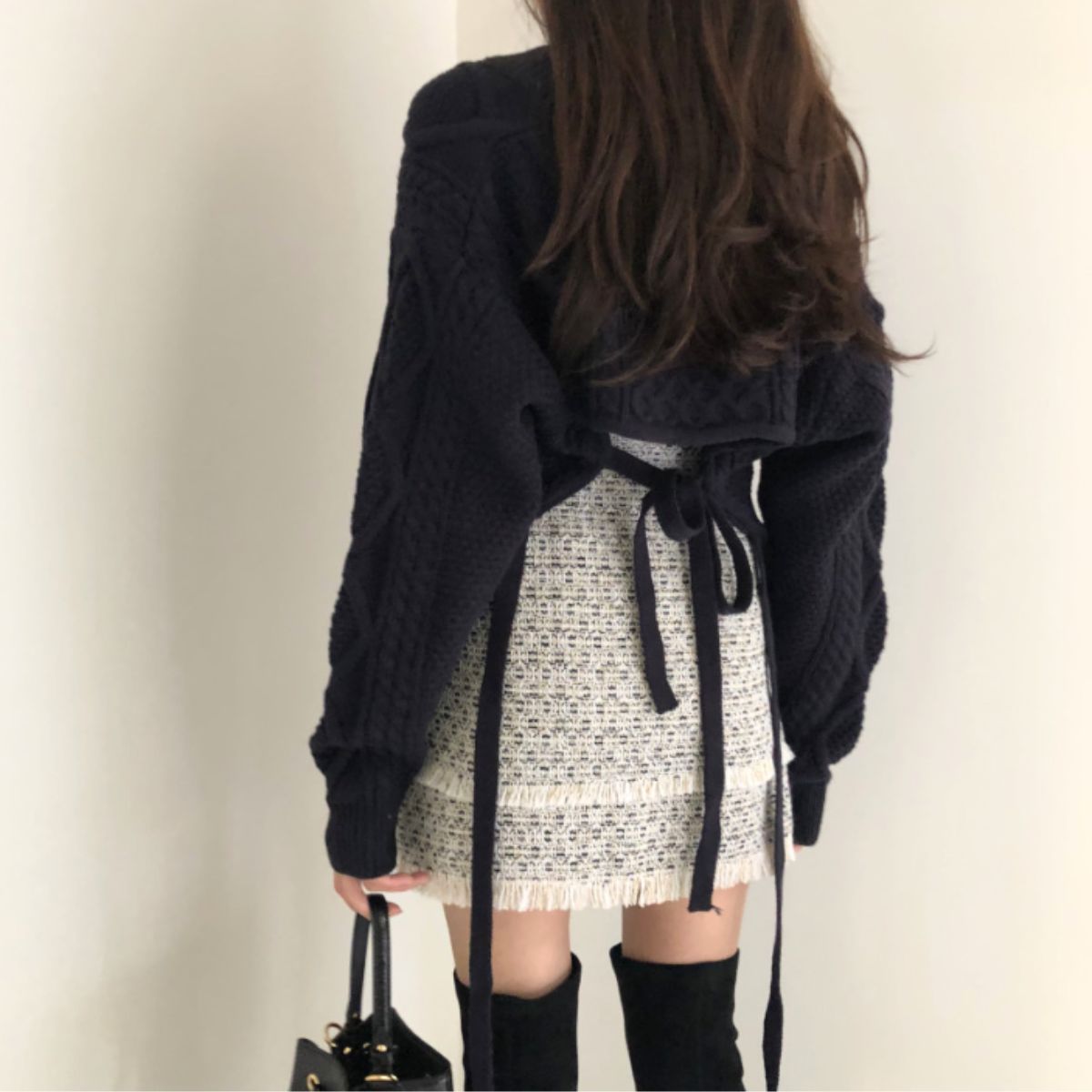 ベルシー Belle Cie ニット バックリボン プルオーバー トップス ケーブル Vネック レディース 韓国ファッション ショート丈 短丈 おしゃれ クロップド シンプル 柄 （アイボリー） アイボリー
