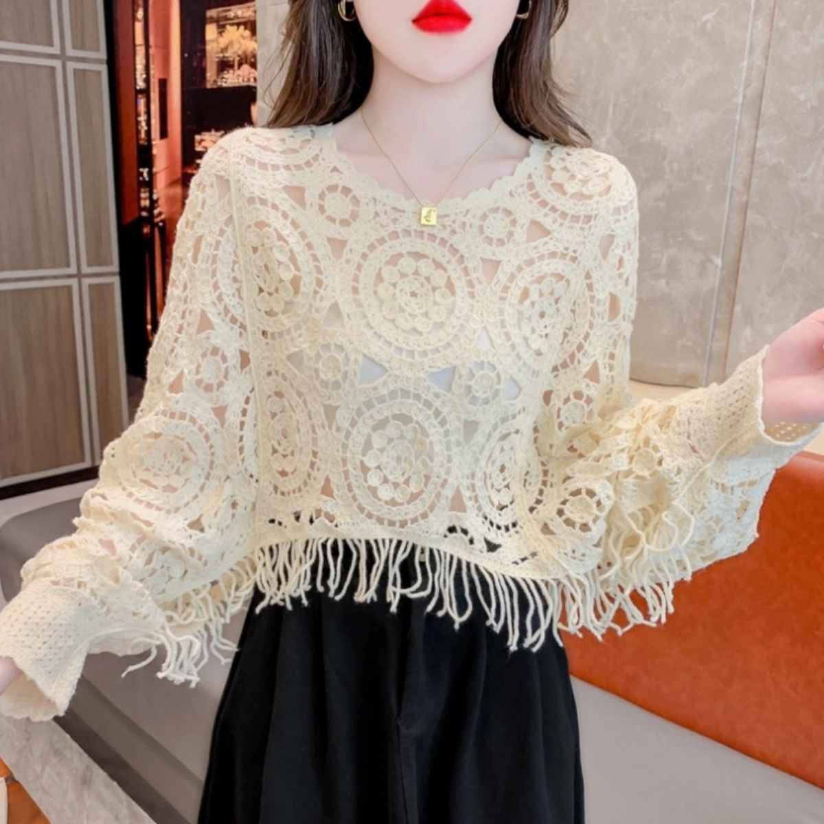 ベルシー Belle Cie トップス 長袖 ニット 透かし編み ラウンドヘム 総柄 ボヘミアン レディース フリンジ クロシェ レイヤード お出掛け 体型カバー リゾート 秋 （ブラック） ブラック