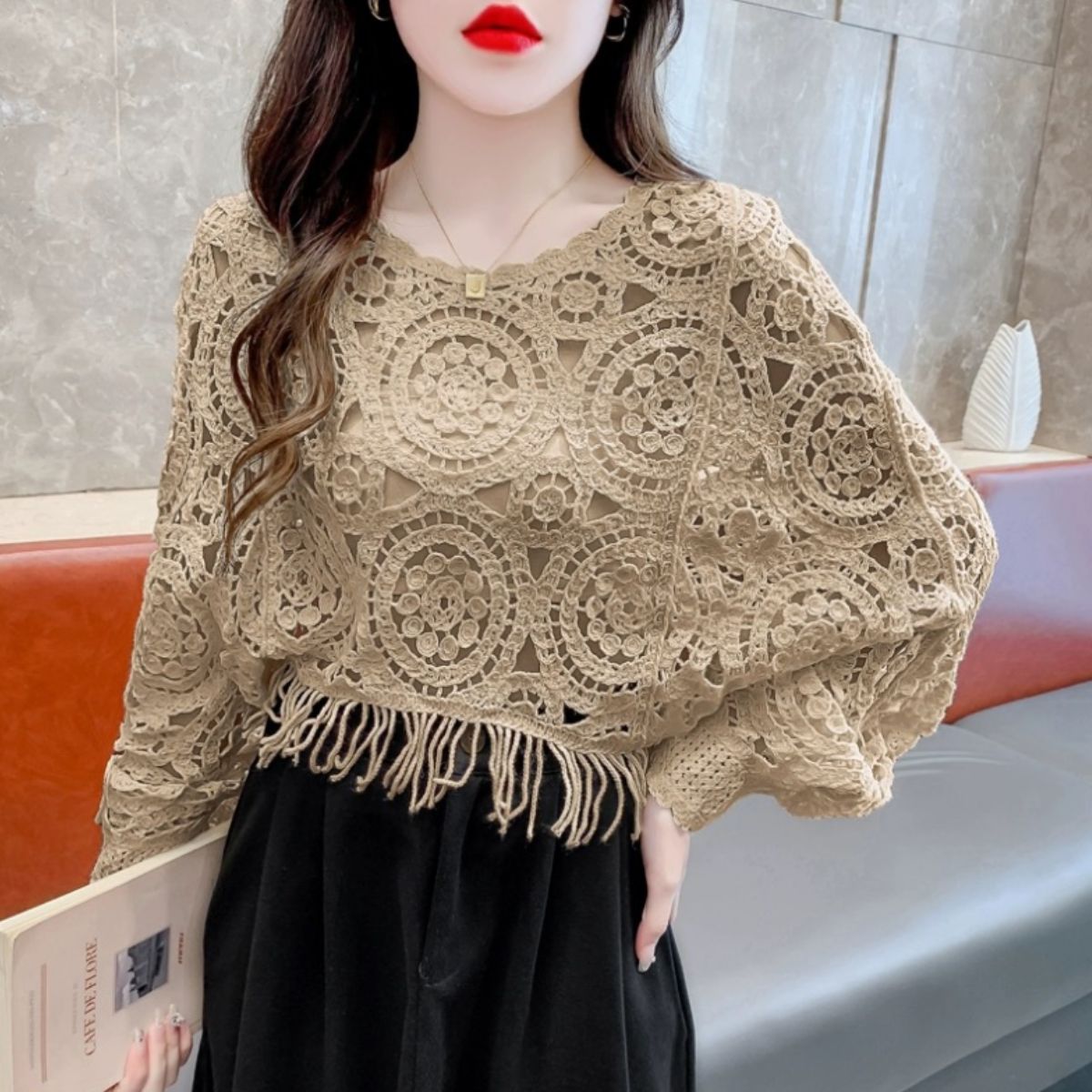 ベルシー Belle Cie トップス 長袖 ニット 透かし編み ラウンドヘム 総柄 ボヘミアン レディース フリンジ クロシェ レイヤード お出掛け 体型カバー リゾート 秋 （ブラック） ブラック