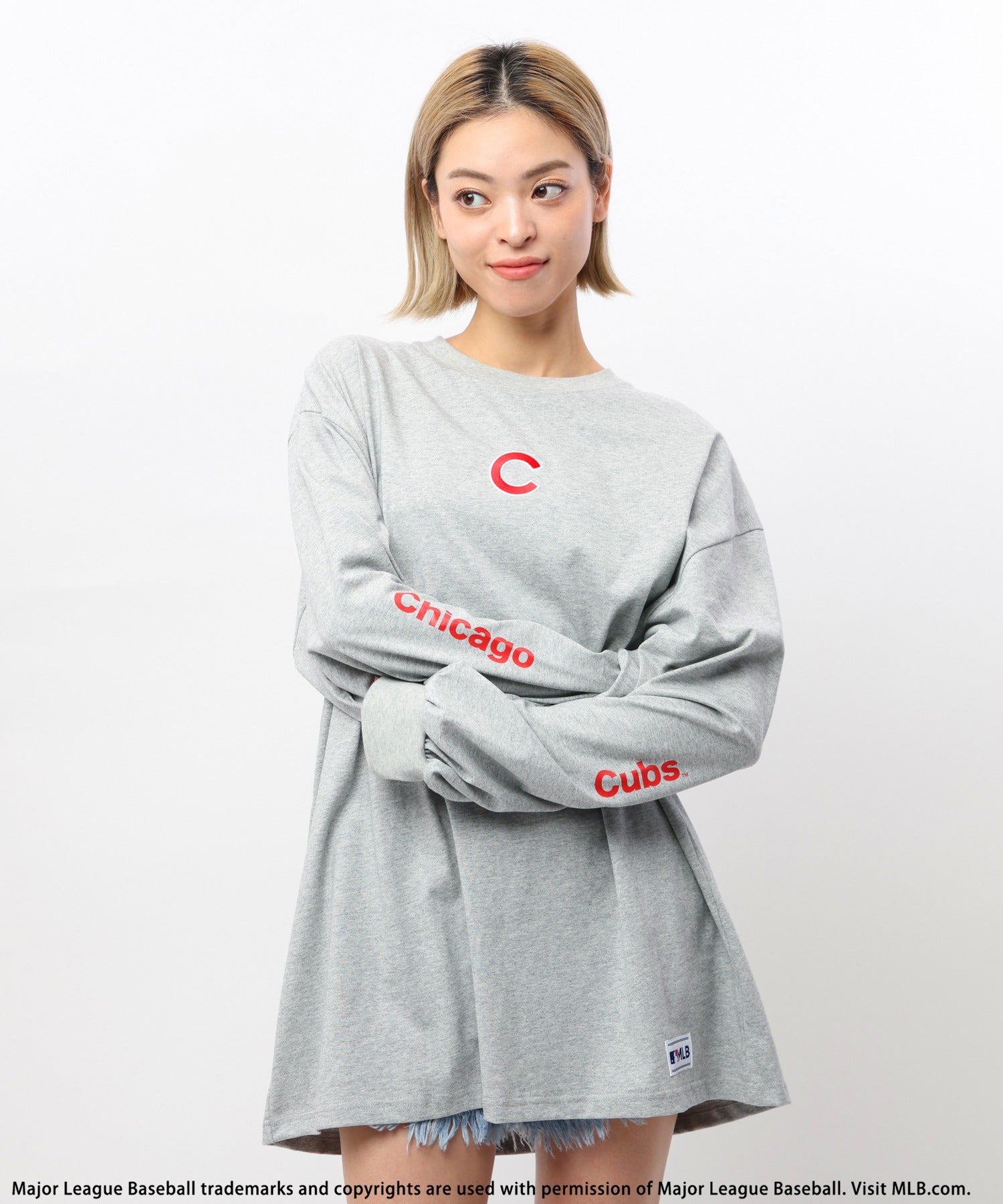 バック トゥー ザ フィールド （ビーティーティーエフ） BACK TO THE FIELD (BTTF) 【MLB】刺繍ロゴロンT （グレー） グレー