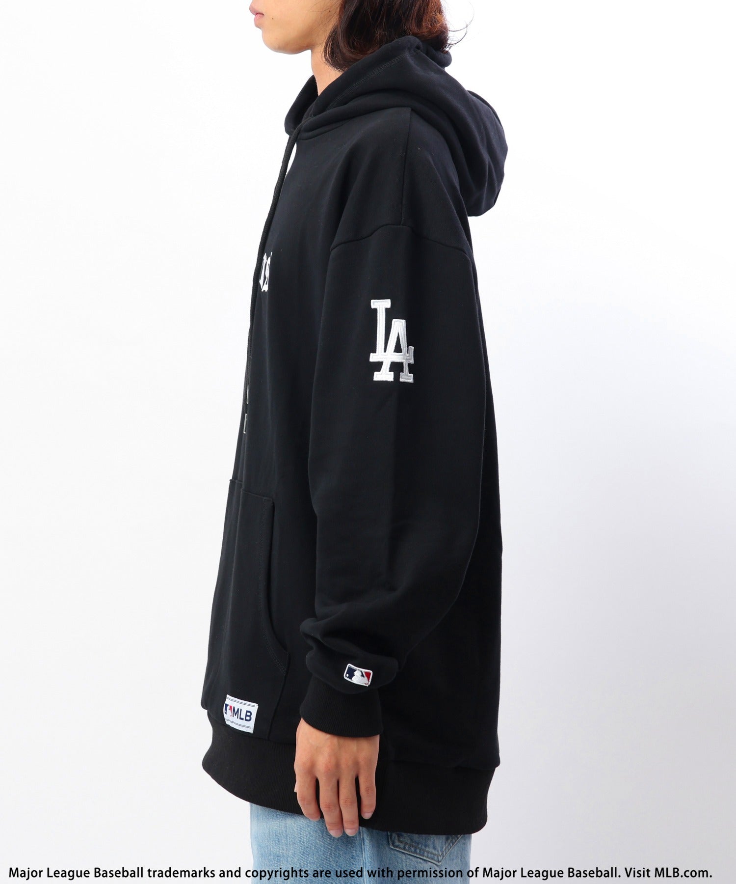 バック トゥー ザ フィールド （ビーティーティーエフ） BACK TO THE FIELD (BTTF) 【MLB】刺繍ロゴフーディー （ブラック） ブラック