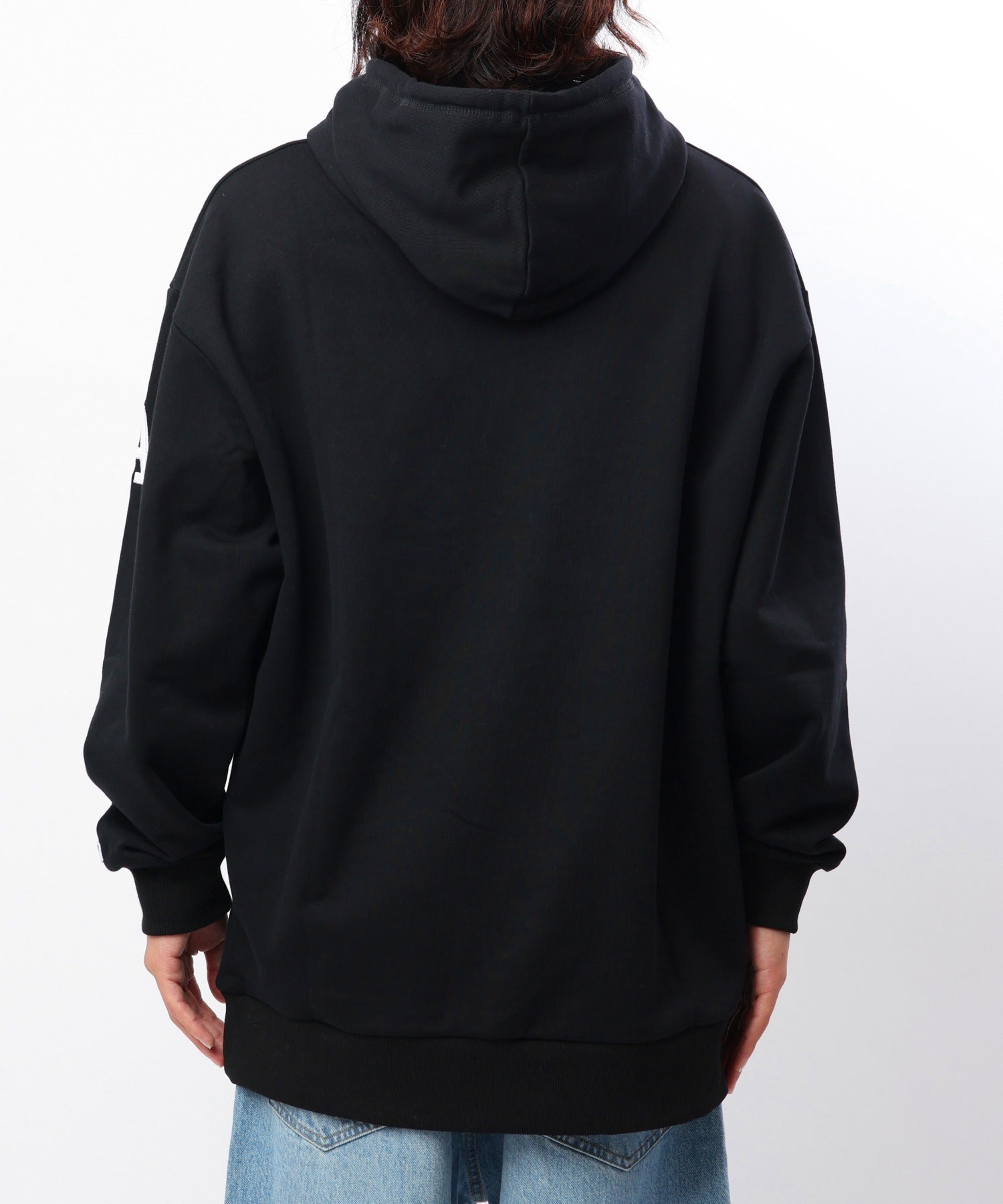 バック トゥー ザ フィールド （ビーティーティーエフ） BACK TO THE FIELD (BTTF) 【MLB】刺繍ロゴフーディー （ブラック） ブラック