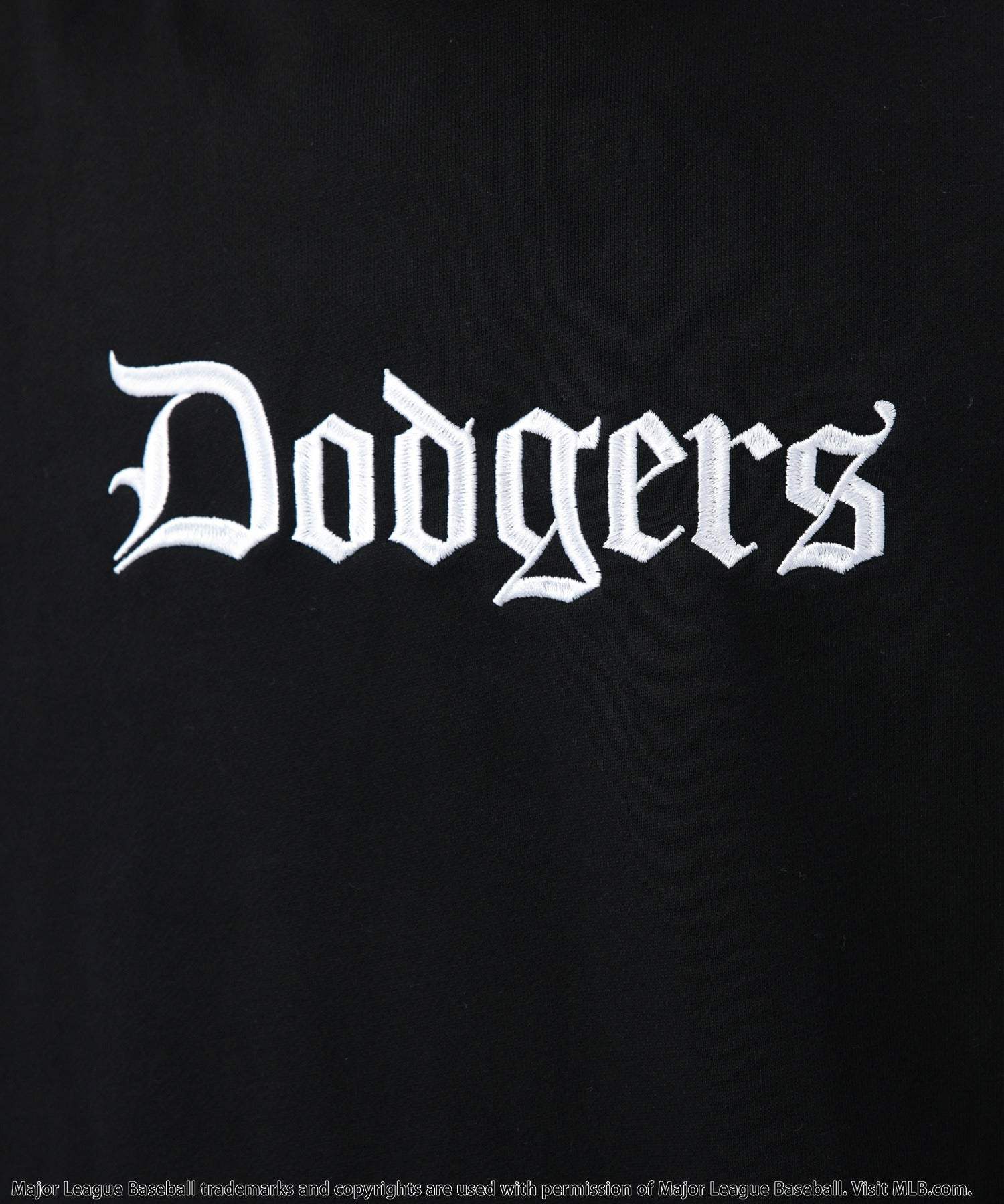 バック トゥー ザ フィールド （ビーティーティーエフ） BACK TO THE FIELD (BTTF) 【MLB】刺繍ロゴフーディー （ブラック） ブラック