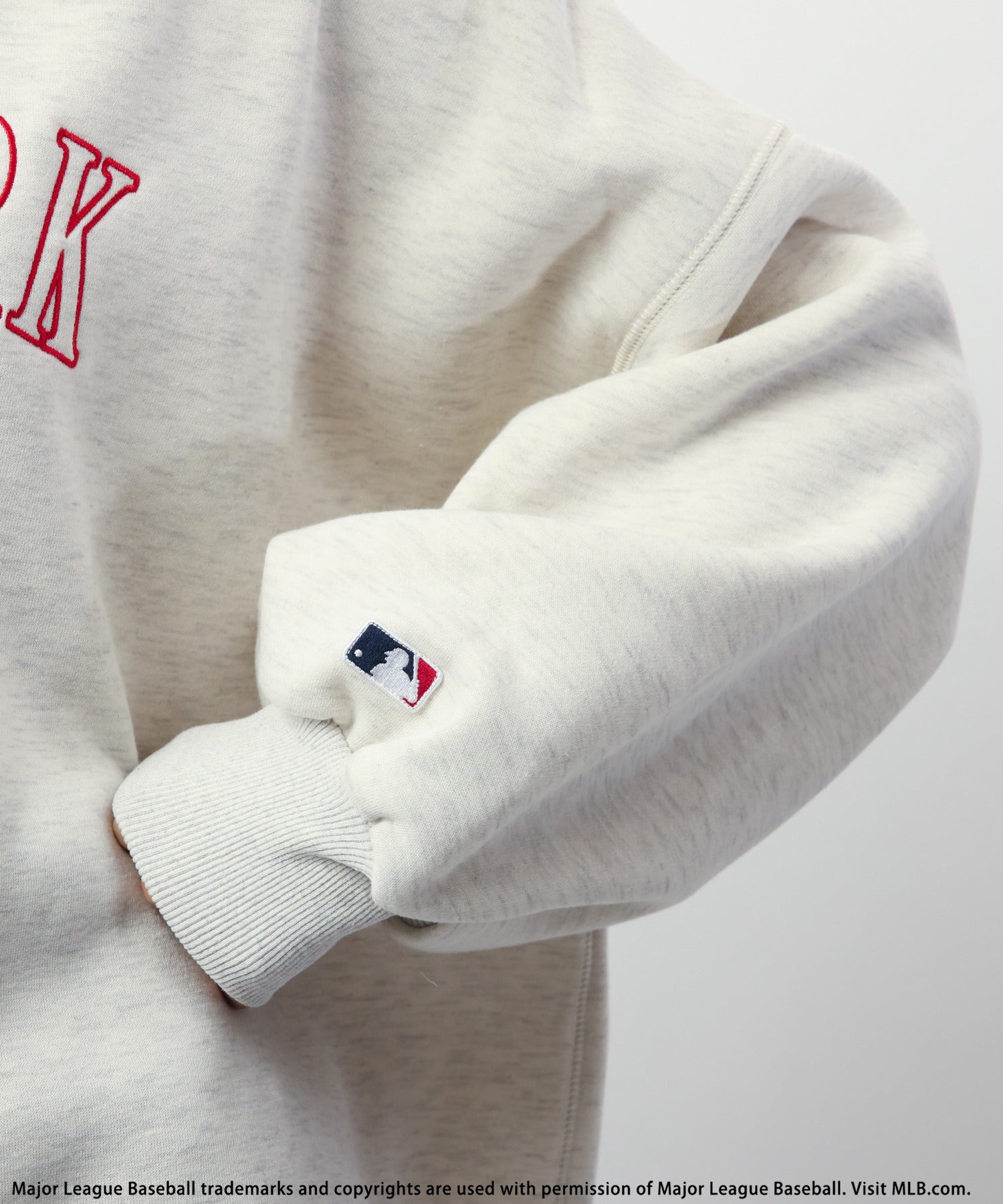 バック トゥー ザ フィールド （ビーティーティーエフ） BACK TO THE FIELD (BTTF) 【MLB】2WAY刺繍ロゴスウェット （ライトグレー） ライトグレー