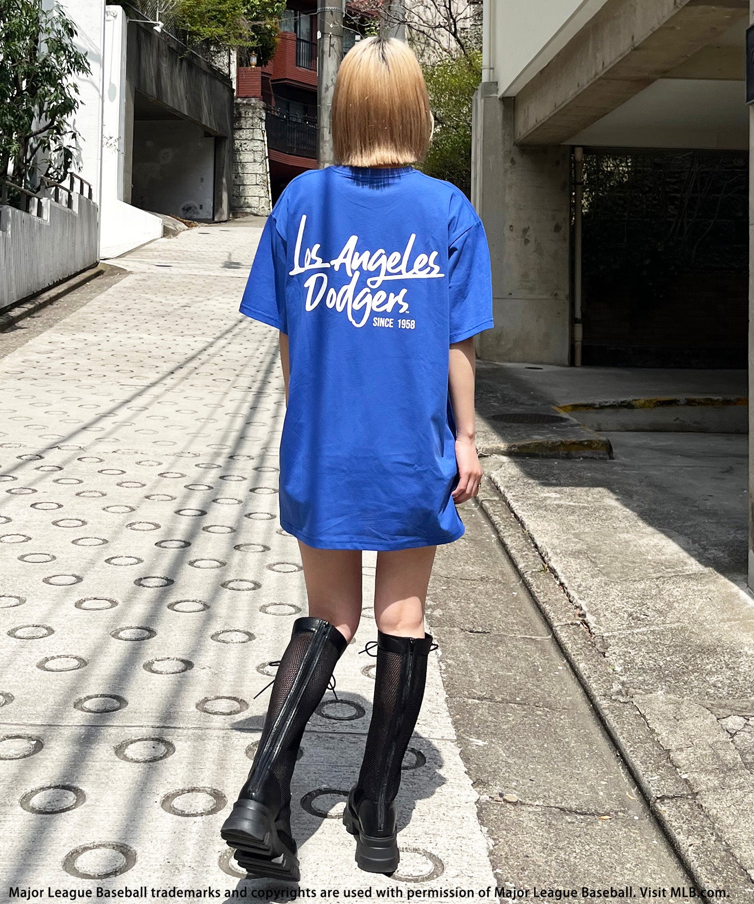 バック トゥー ザ フィールド （ビーティーティーエフ） BACK TO THE FIELD (BTTF) 【MLB】Handwritten styleロゴTシャツ （ブルー） ブルー
