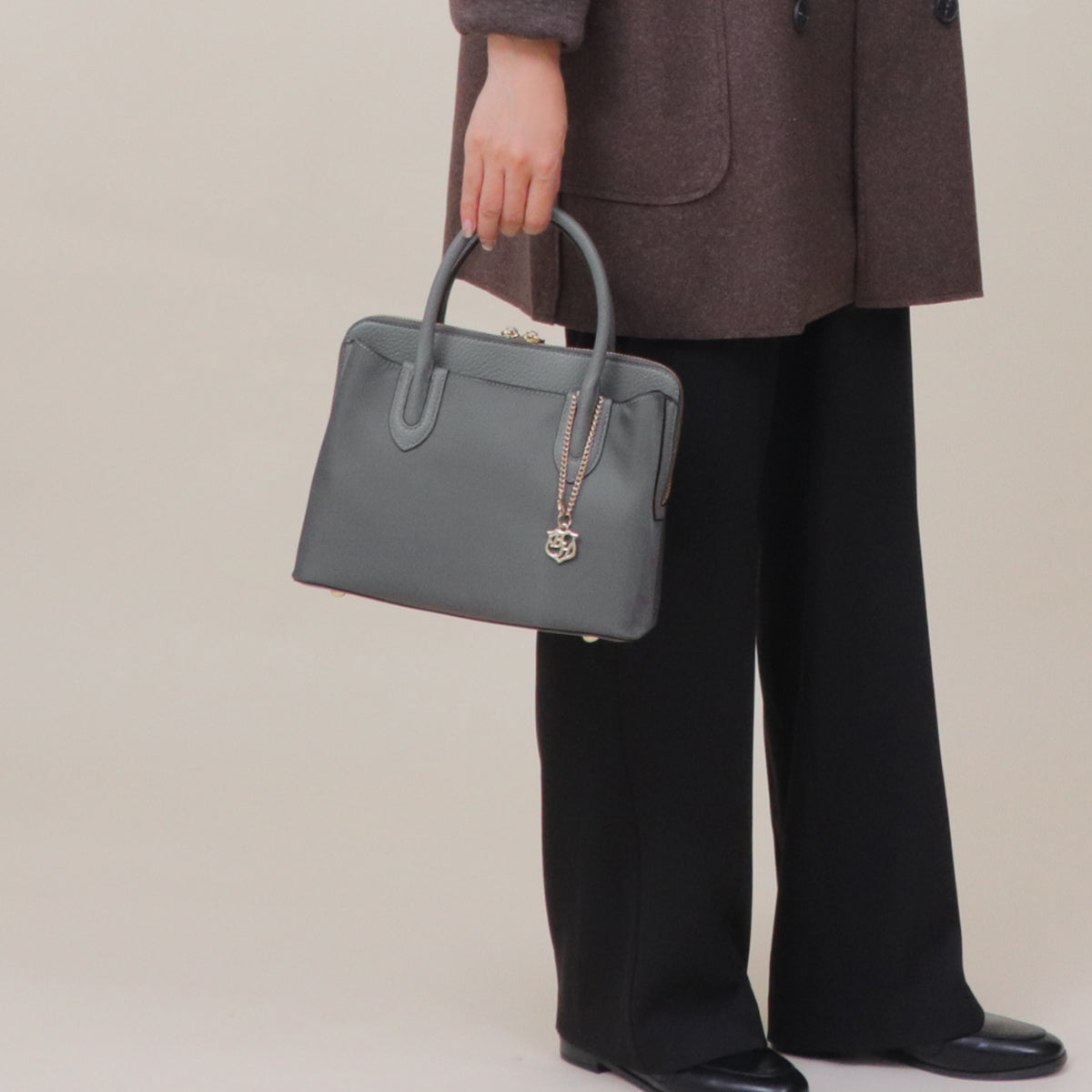 【500mlペットボトル収納可】ナイロン×レザー 2WAY ハンドバッグ グレー