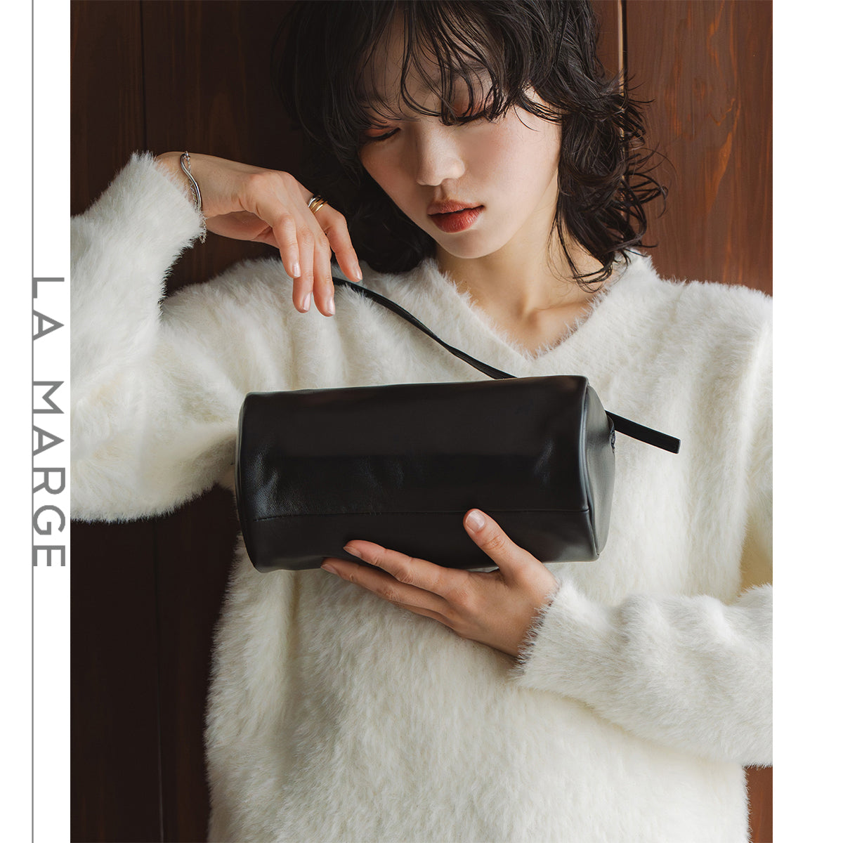 ベース BASE 【LA MARGE】【本革】ミニシリンダー レザー ショルダーバッグ （ブラック） ブラック
