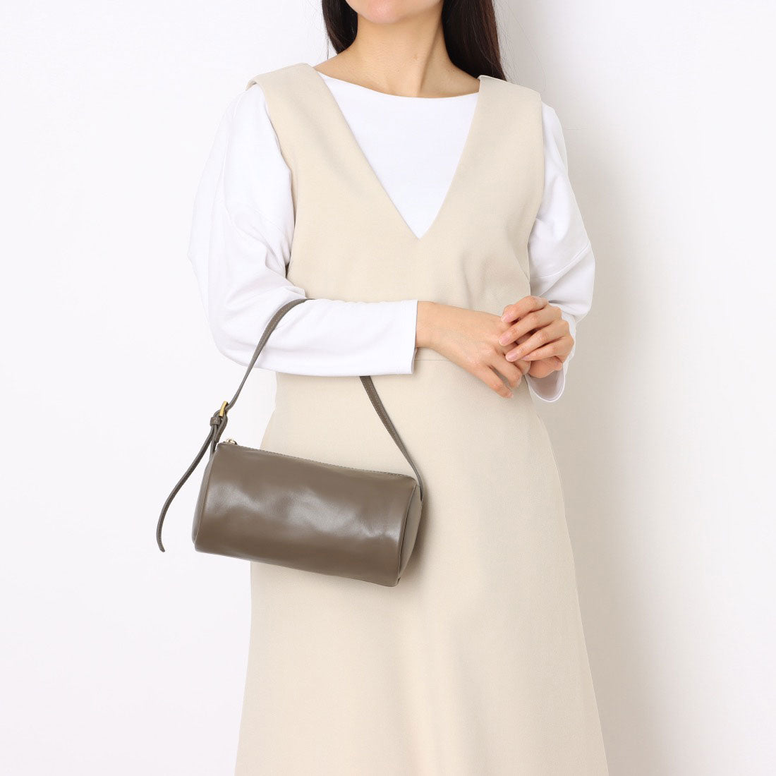 ベース BASE 【LA MARGE】【本革】ミニシリンダー レザー ショルダーバッグ （ブラック） ブラック