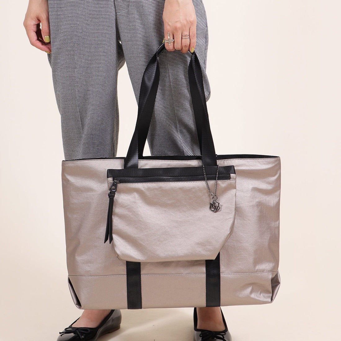 BASE Tote Bag A4 A4 Size Compatible Women's Unisex Travel Business Trips Outdoor Camping Large Capacity Large 2-Way Shoulder Casual Shiny Nylon