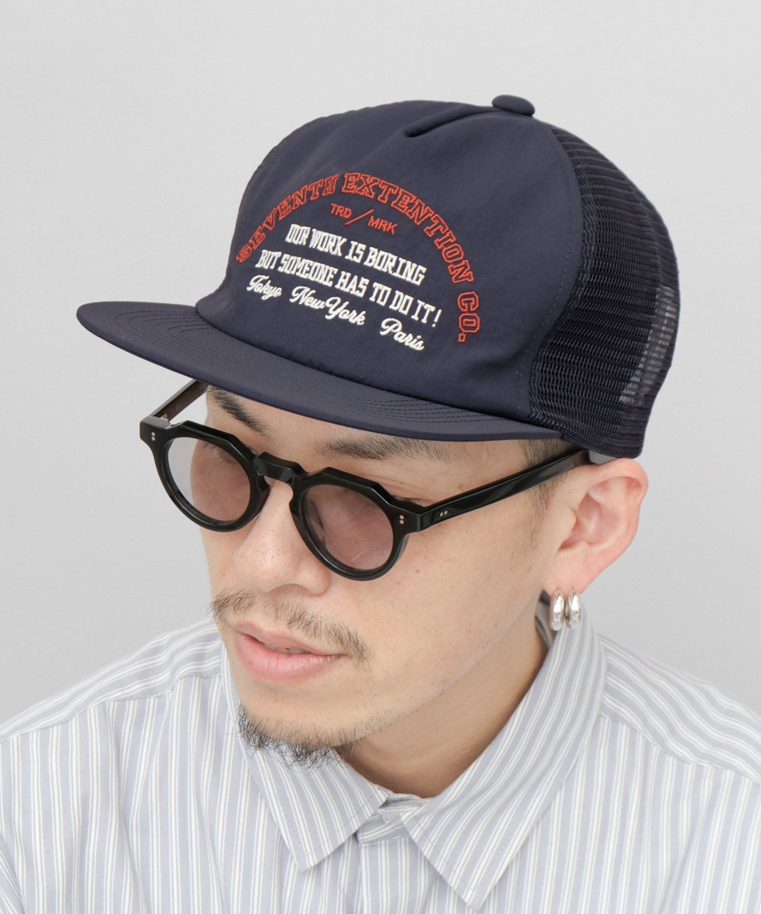 ベーシックエンチ Basiquenti 平ツバ メッシュ トラッカーキャップ （ネイビー） ネイビー