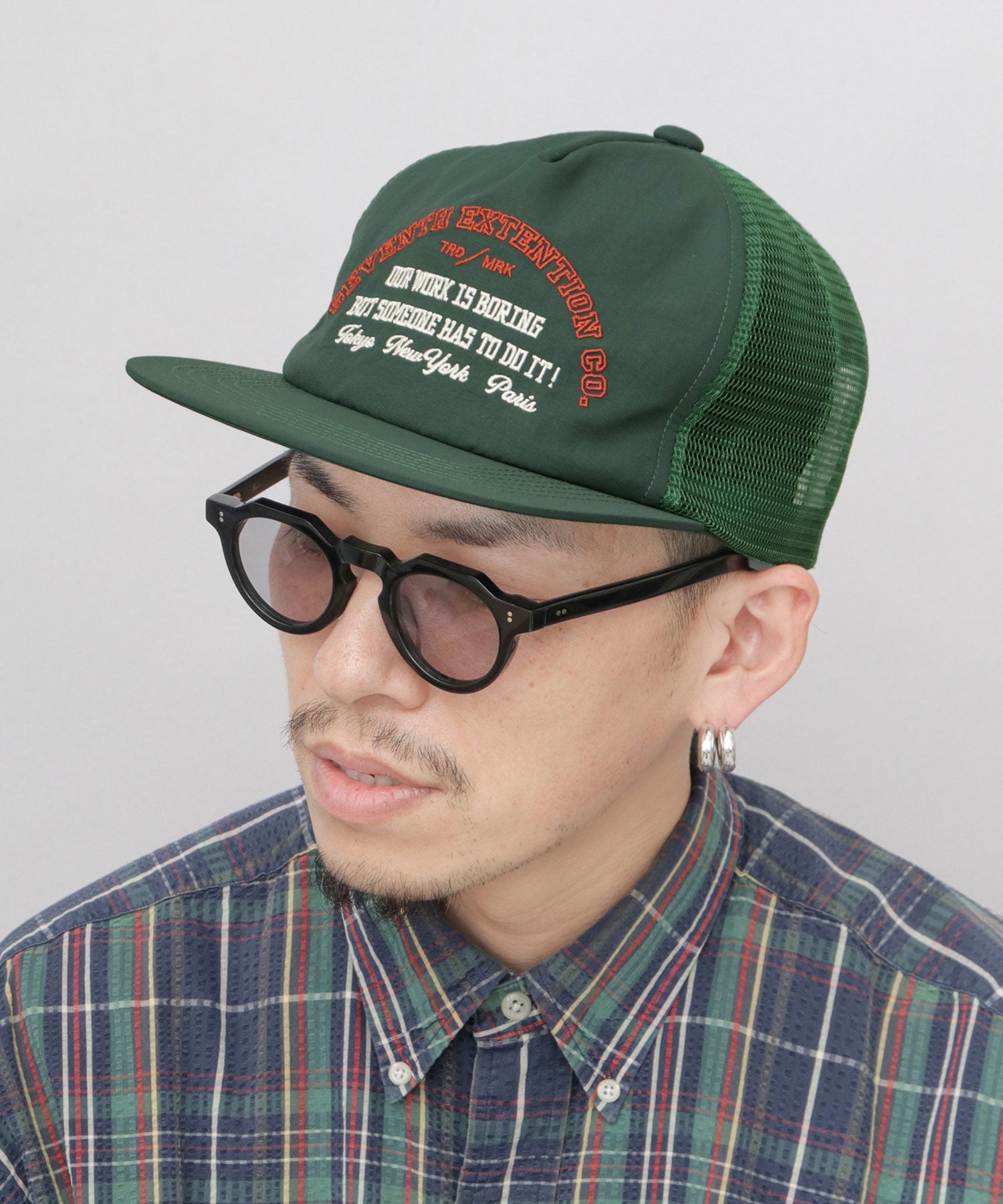 ベーシックエンチ Basiquenti 平ツバ メッシュ トラッカーキャップ （ネイビー） ネイビー