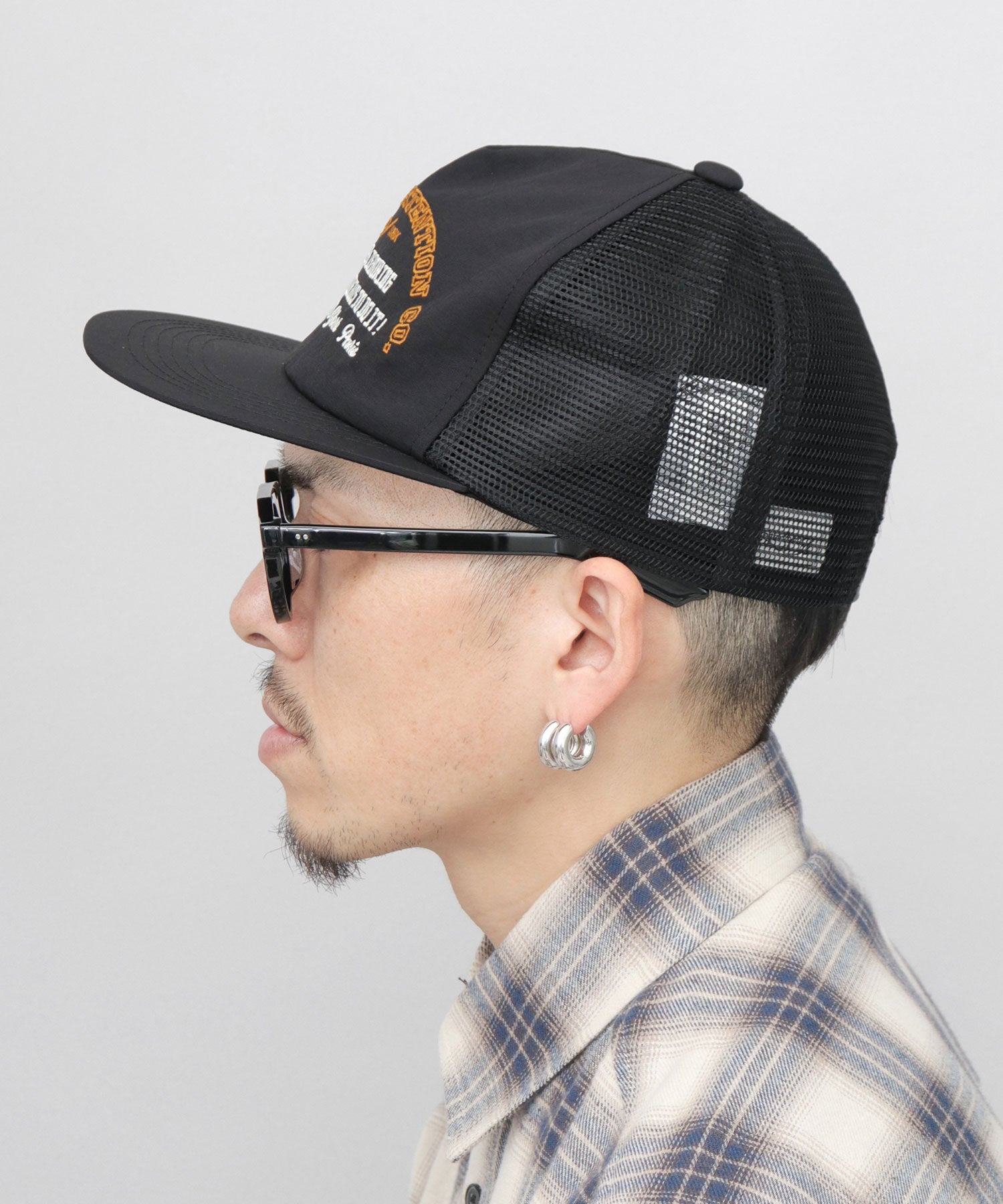 ベーシックエンチ Basiquenti 平ツバ メッシュ トラッカーキャップ （ネイビー） ネイビー
