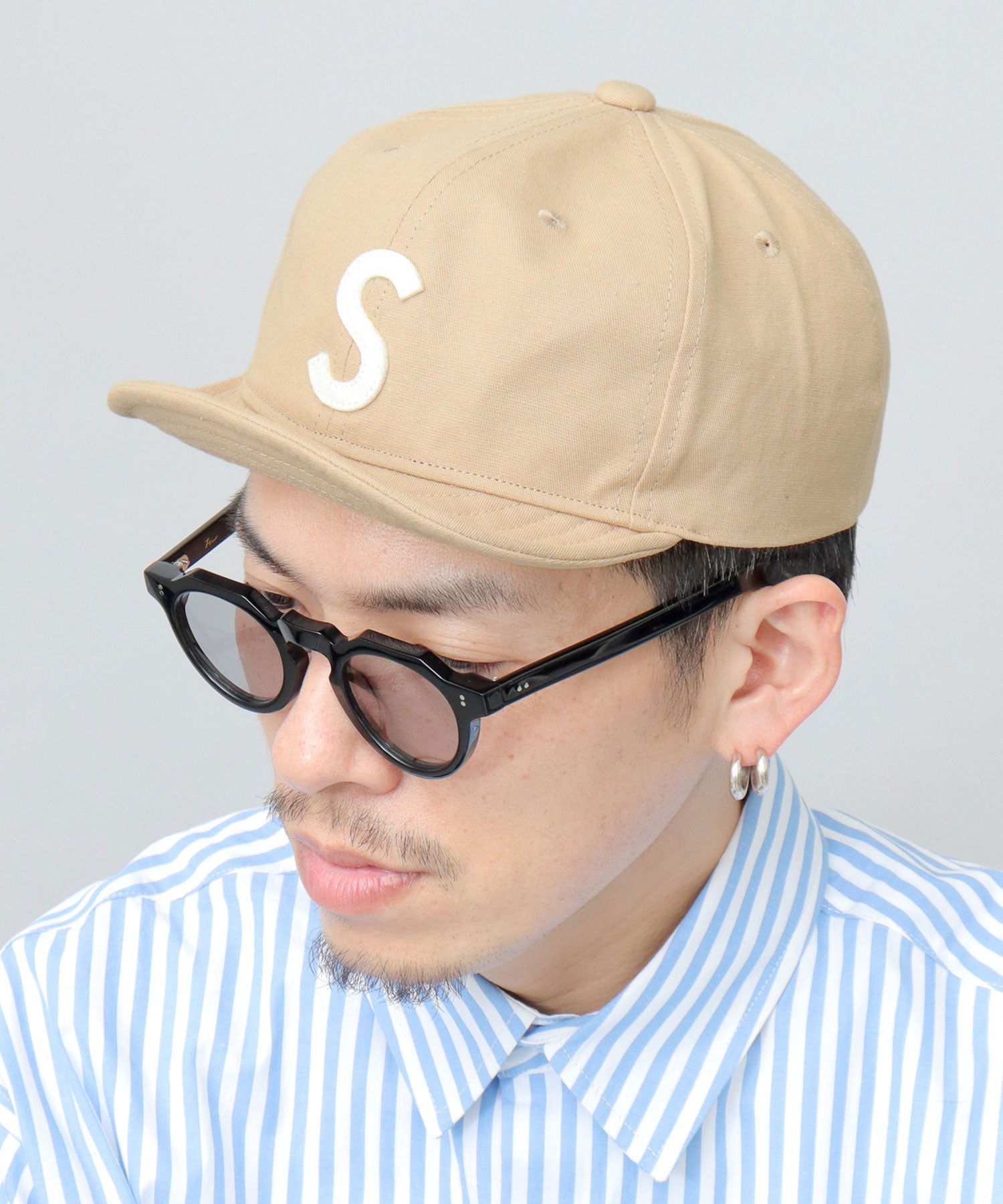 ベーシックエンチ Basiquenti スプリングロゴ コットン ショートキャップ ロゴ ショートバイザー アンパイアキャップ,ベージュ