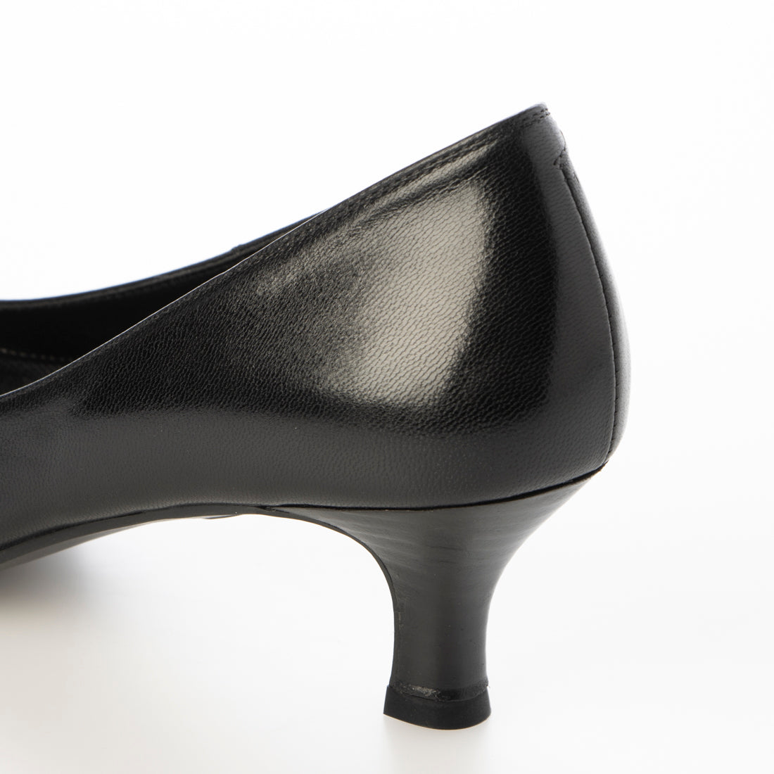 BeauFort elegance A-width walking pumps