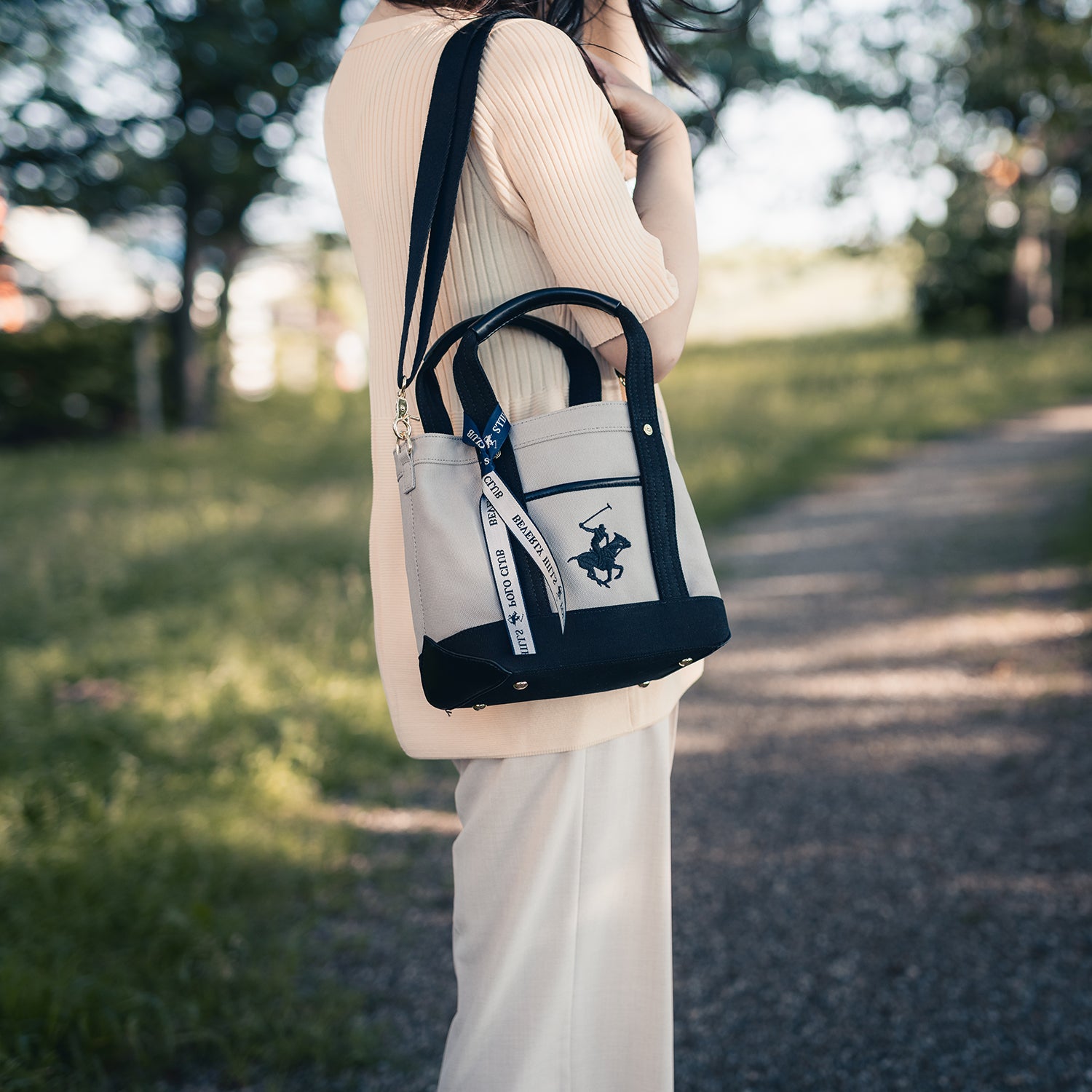 ビバリーヒルズポロクラブ BEVERLY HILLS POLO CLUB トートバッグ レディース 2WAY 帆布 ショルダー付き 小さめ 軽量 通勤 お出かけ 大人可愛い カジュアル キャンバストートバッグXS ブランドバッグPN24371503BB （グレー） グレー