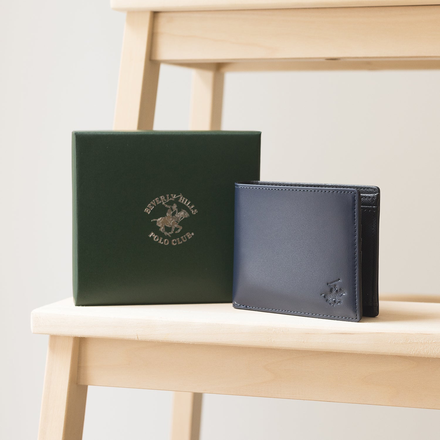 ビバリーヒルズポロクラブ BEVERLY HILLS POLO CLUB 財布 メンズ 二つ折り 本革 薄型 大容量 ポケット レザー コードバン調牛革 コンパクト 二つ折り財布 折りたたみ カード 2つ折り 薄い BHPC PN25554502BB （ネイビー） ネイビー