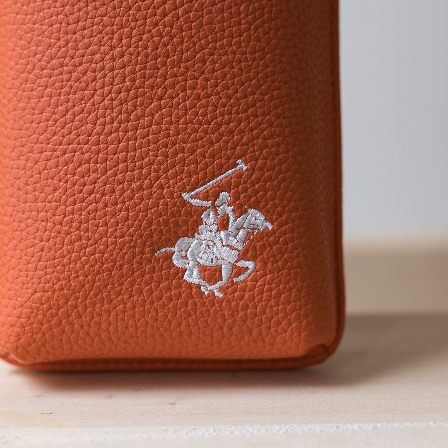 ビバリーヒルズポロクラブ BEVERLY HILLS POLO CLUB スマホポーチ ショルダー ミニバッグ 小さめ 軽量 カード収納 小銭入れ 刺繍ロゴ BHPC BEVERLY HILLS POLO CLUB PN27098006BB （クロムオレンジ） クロムオレンジ