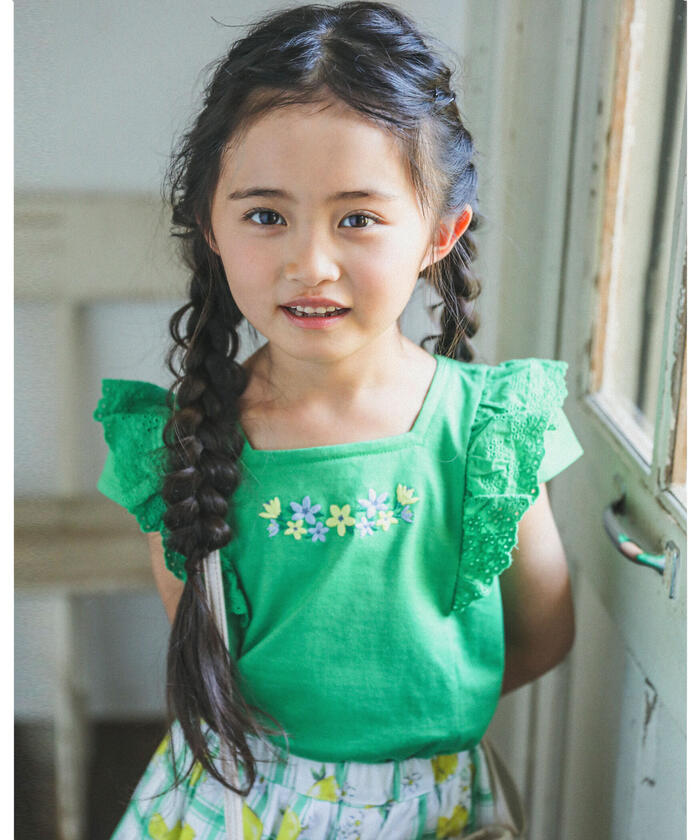 BeBe Lace Frill Flower Embroidery T-Shirt