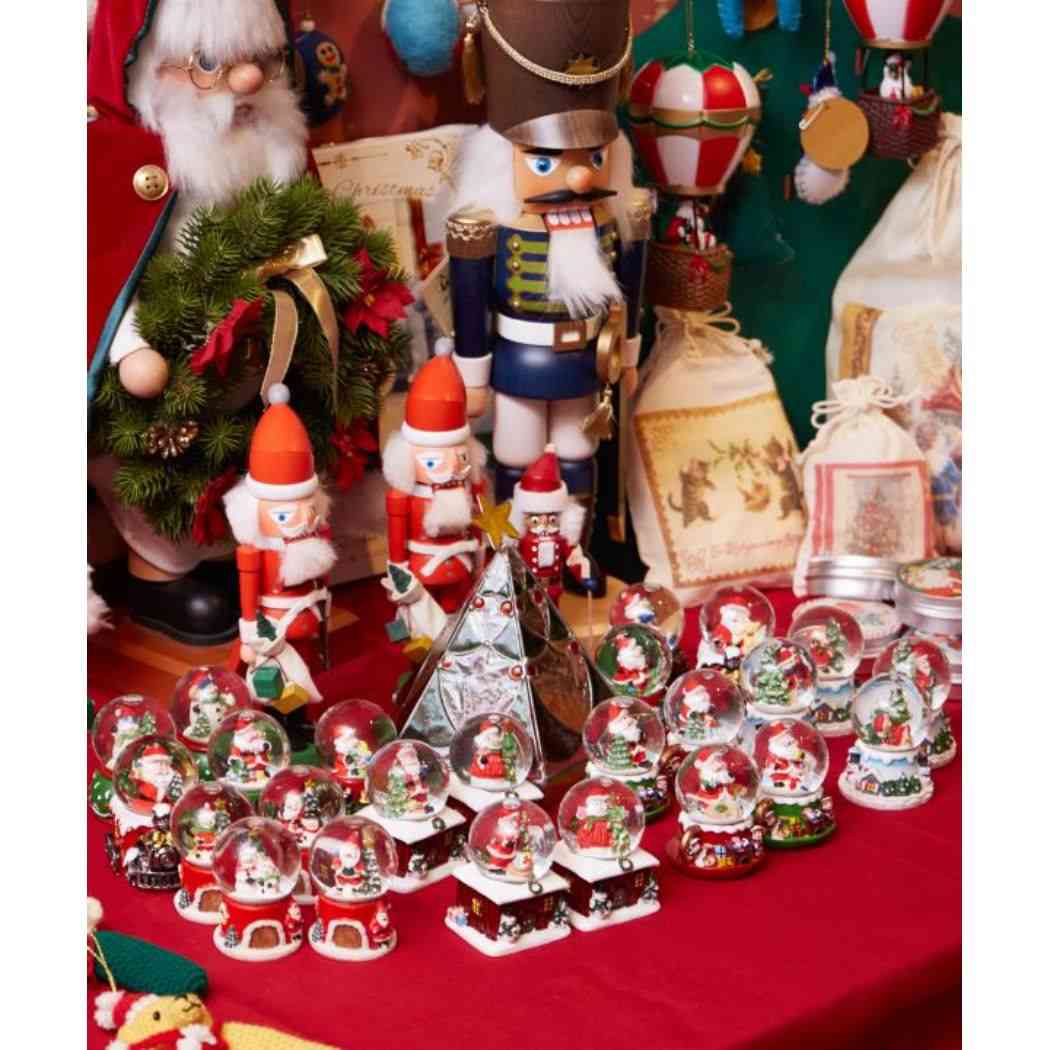 シネマコレクション cinemacollection インテリア雑貨 ウッディハウススノードーム RD PRESENT SANTA アミナコレクション おしゃれ クリスマス 置物 グッズ  （メーカー指定色） メーカー指定色